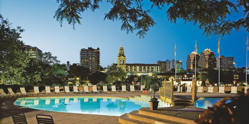 مسبح إنتركونتيننتال الخارجي