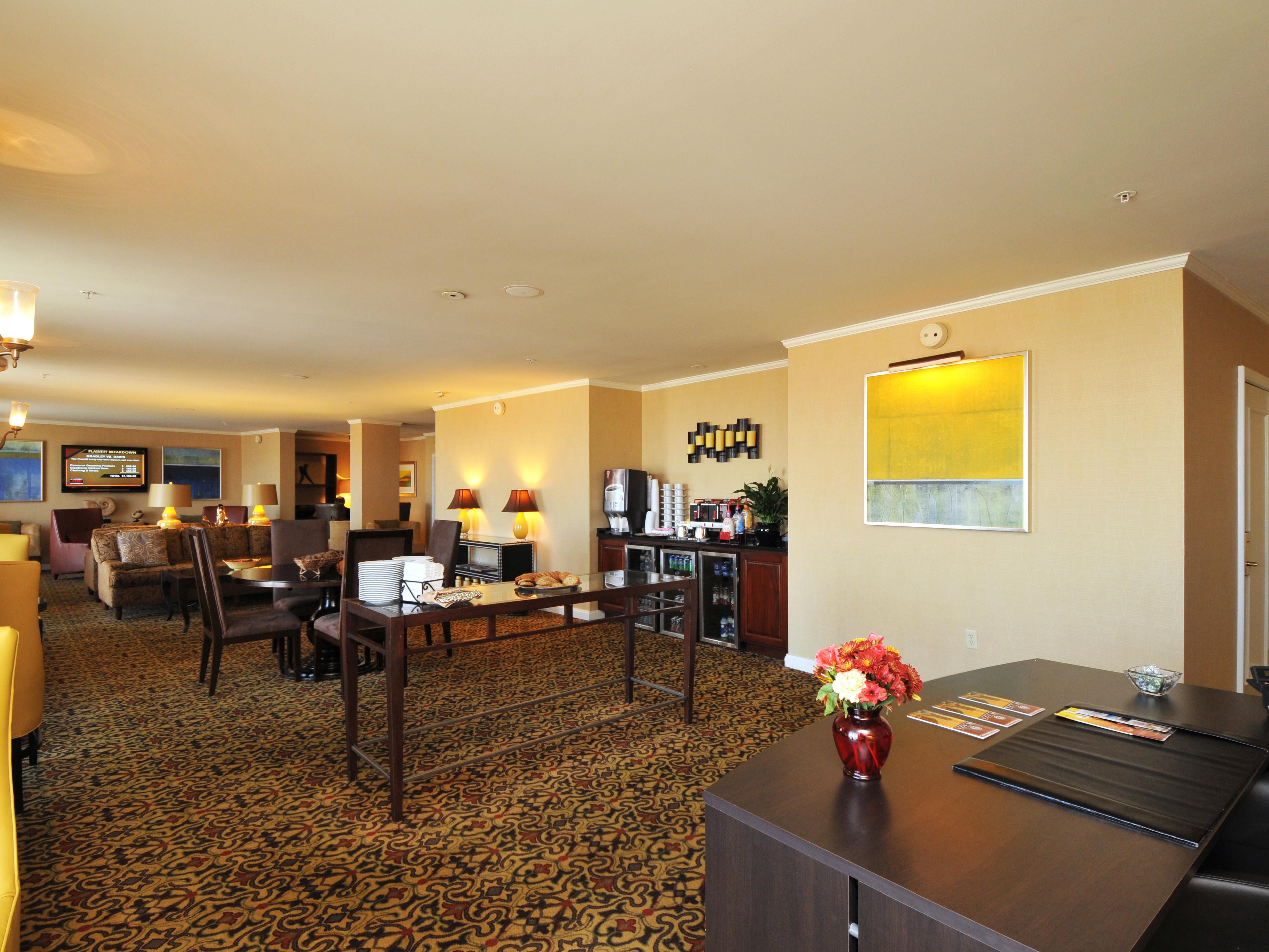 Concierge lounge with morning breakfast and evening hors d'ourves