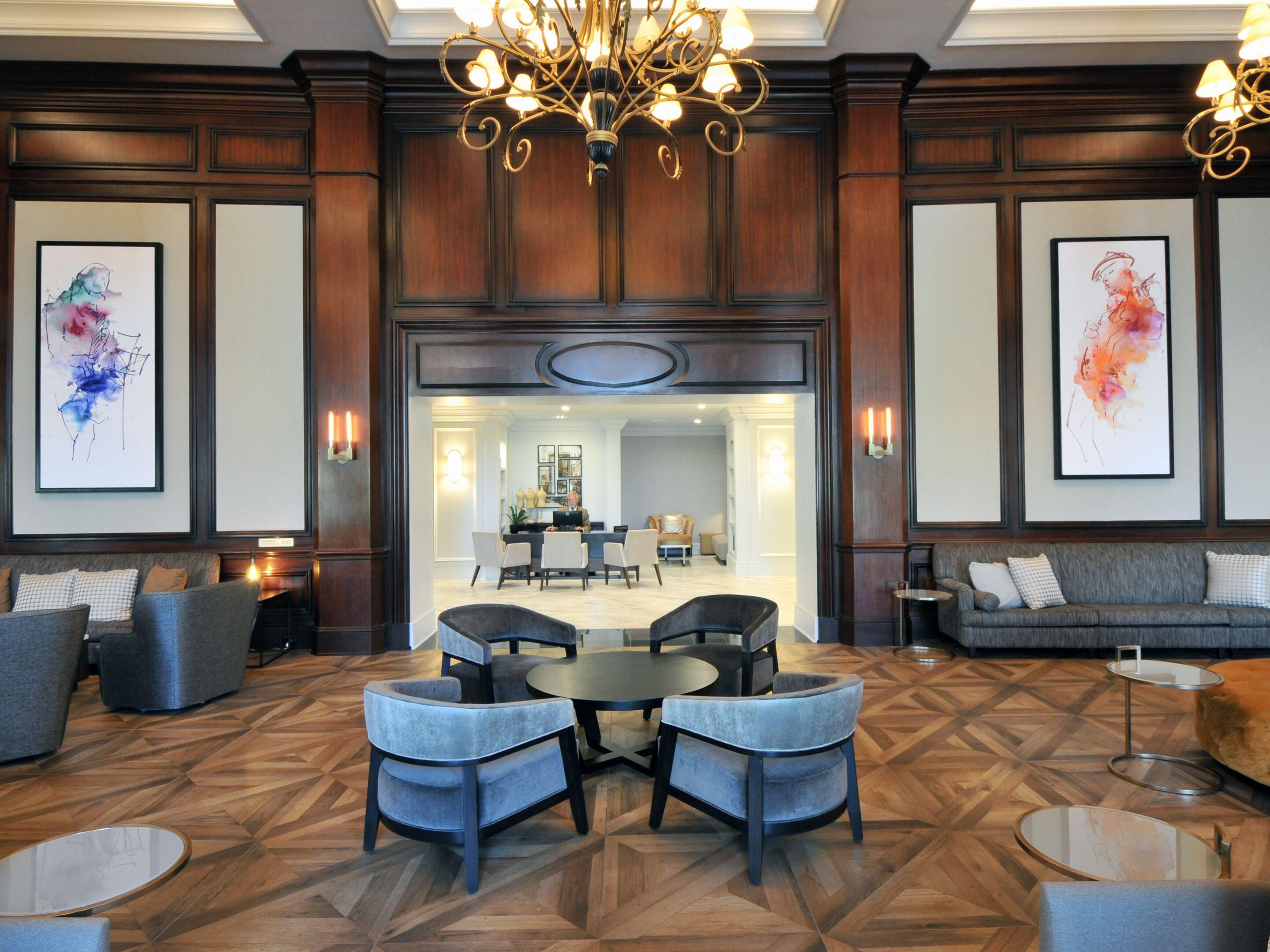 The lounge offers relaxing luxury at InterContinental Kansas City