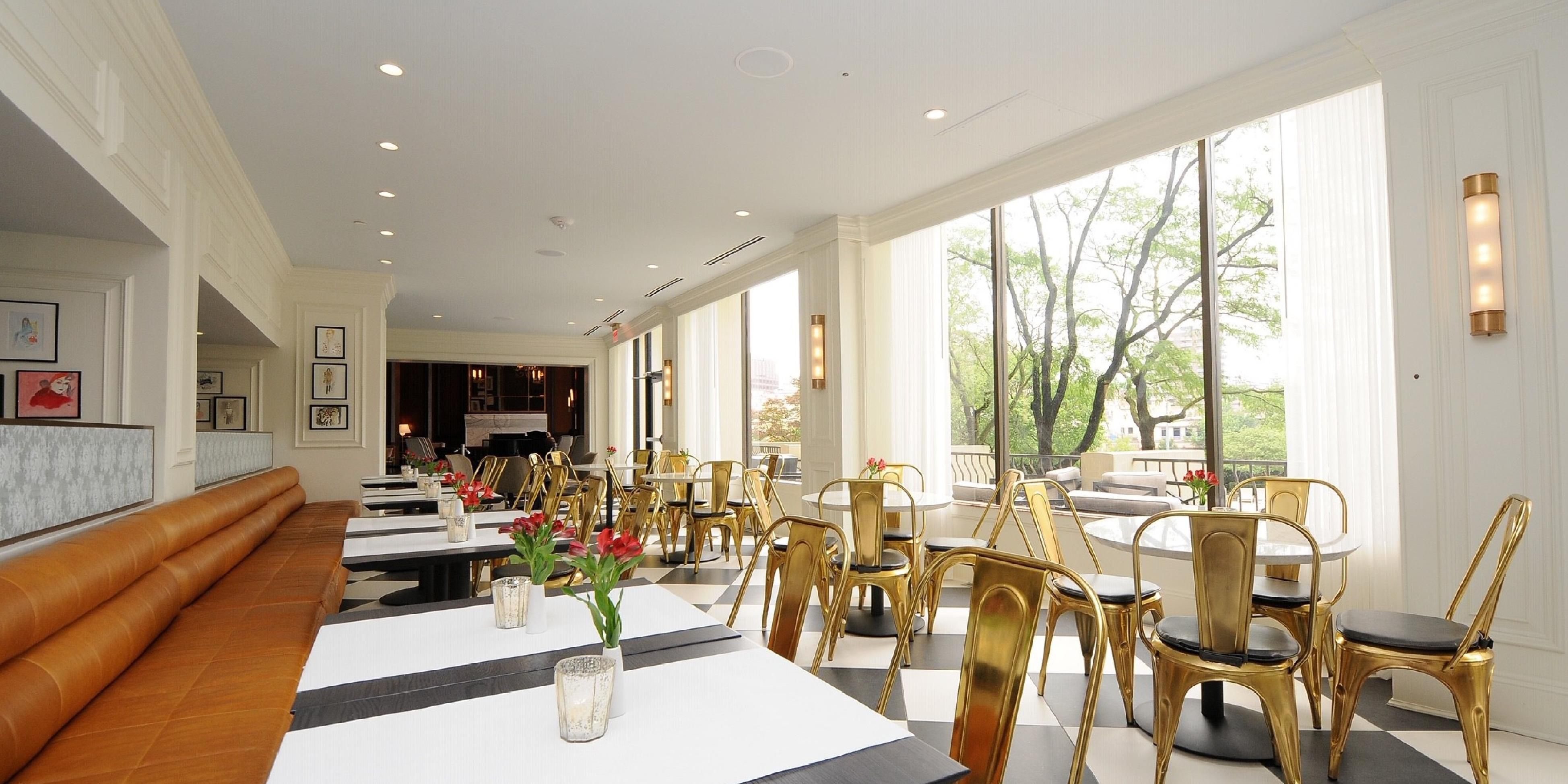 Discover American favorites reimagined with French influences at the American Slang Modern Brasserie. Savor masterfully crafted dishes prepared using seasonal ingredients for breakfast, lunch or dinner. Or enjoy live jazz music while sampling signature cocktails and small bites on the patio overlooking the Country Club Plaza.