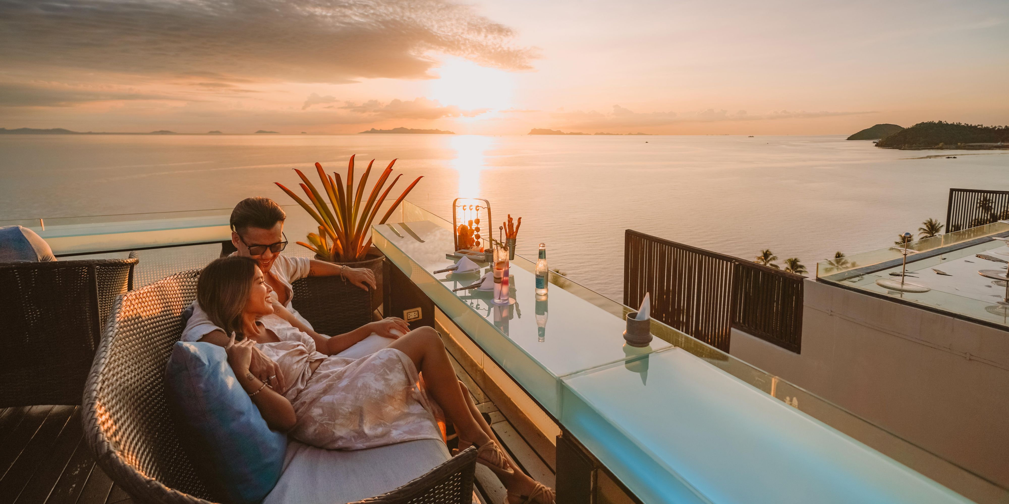 Experience this incredible sunset location featured in The New York Times bestseller, "1,000 Places to See Before You Die". Drink signature cocktails as you watch the Samui sunset with the calm smooth sounds of live saxophone and guitar. It’s the island’s go-to destination bar for pre-dinner drinks and sunset celebrations.