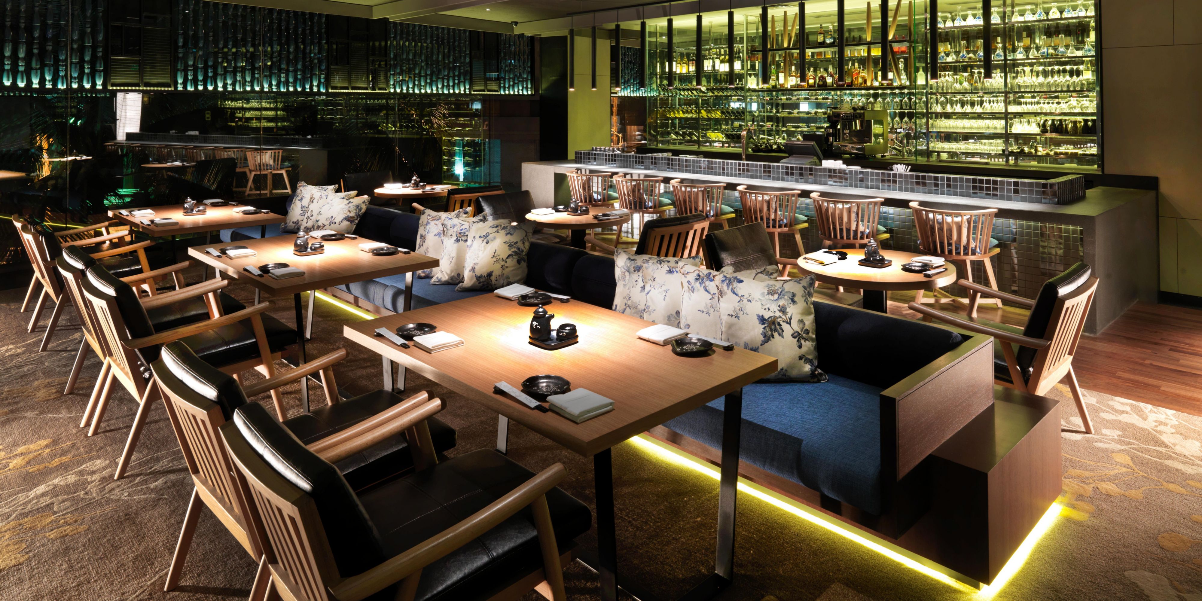Tatsu combines a subtle blend of Japanese aesthetics with a contemporary, minimalist design; it is an award-winning restaurant with Japanese Executive Chef Tommy Kuan at the kitchen's helm. Offers the freshest seafood imported from Japan, along with various dishes, cocktails, wine and sake that will please the most discerning diners.