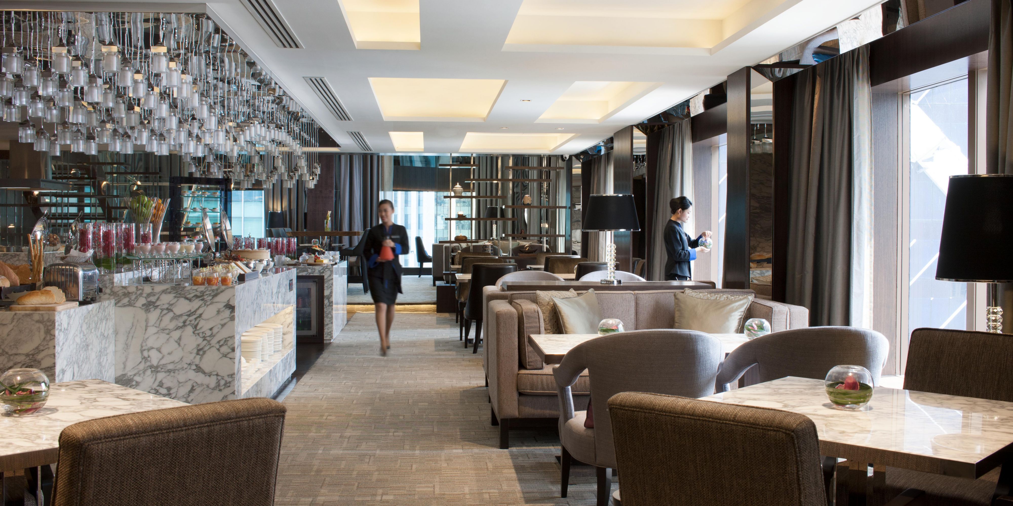 Our elegantly appointed suites feature a separate bedroom and living area with exclusive access to the Club InterContinental Lounge, where guests can enjoy daily breakfast, cocktail hours, all-day canapés and more. With modern fittings and amenities including floor-to-ceiling windows, the lounge offers breathtaking views of the KL city skyline.