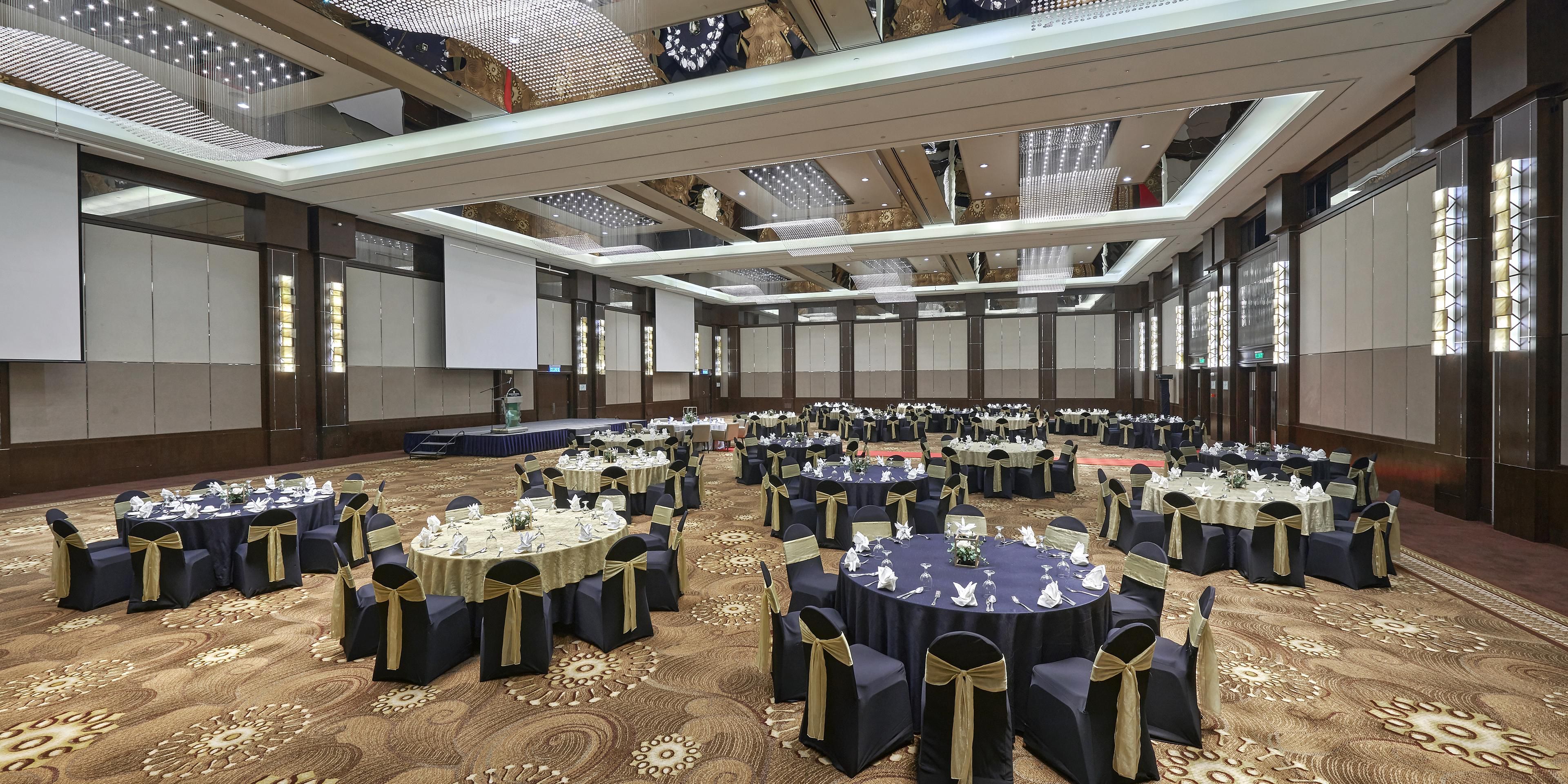 We offer eight meetings rooms equipped with multi-functional capabilities and two magnificent, pillarless ballrooms that are perfect for larger gatherings. From intimate gatherings of 20, a wedding of 800 and up to 1,300 delegates for a large conference, we can host it all for you. Let our team of experts create your perfect event. 