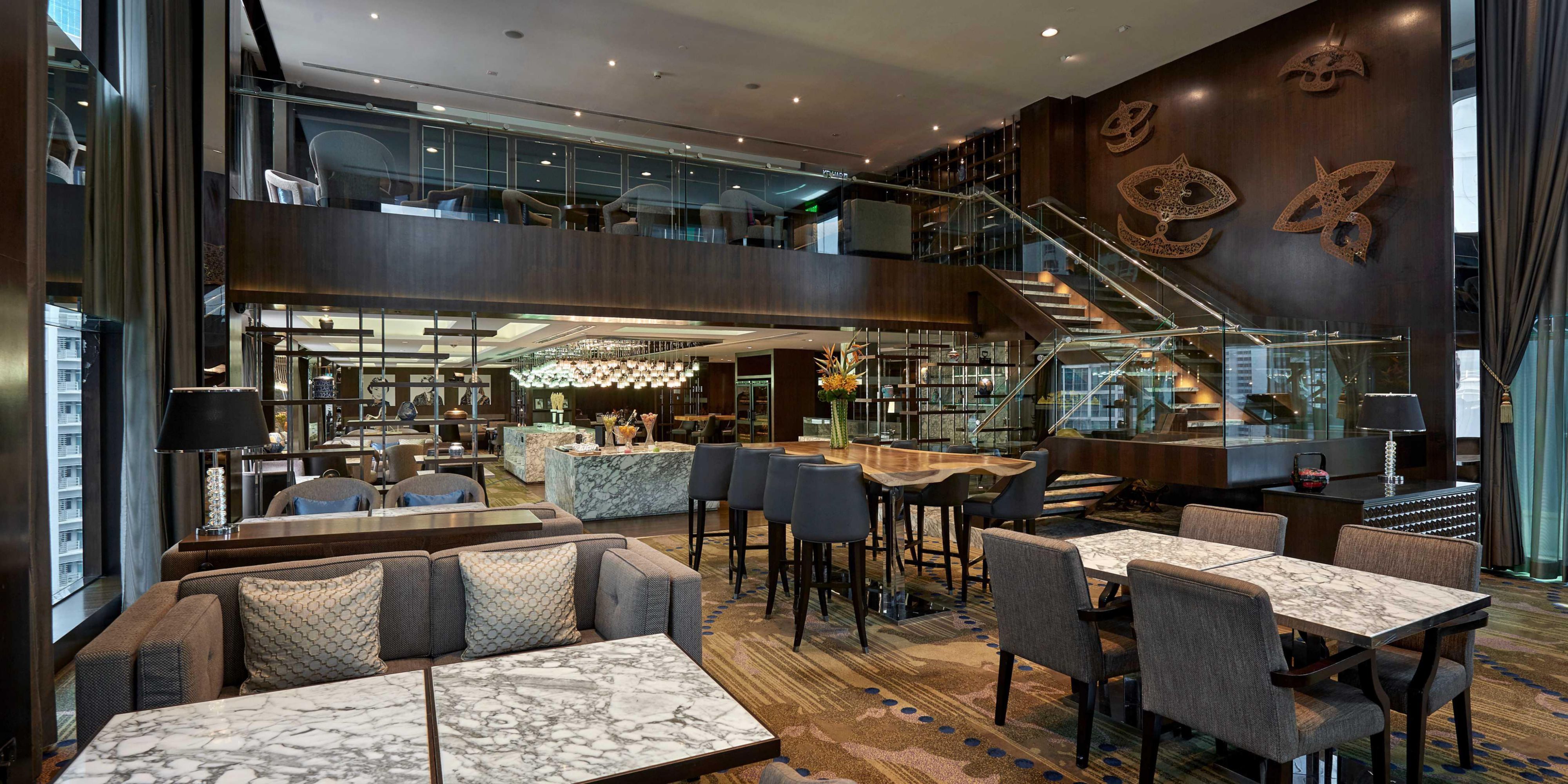 Elevate your InterContinental experience with exclusive access to the luxurious Club InterContinental lounge, a refined space with an impressive level of hospitality and enhanced guest benefits. We appreciate if guests kindly adhere to the Club dress code: smart casual with appropriate footwear when inside the lounge.