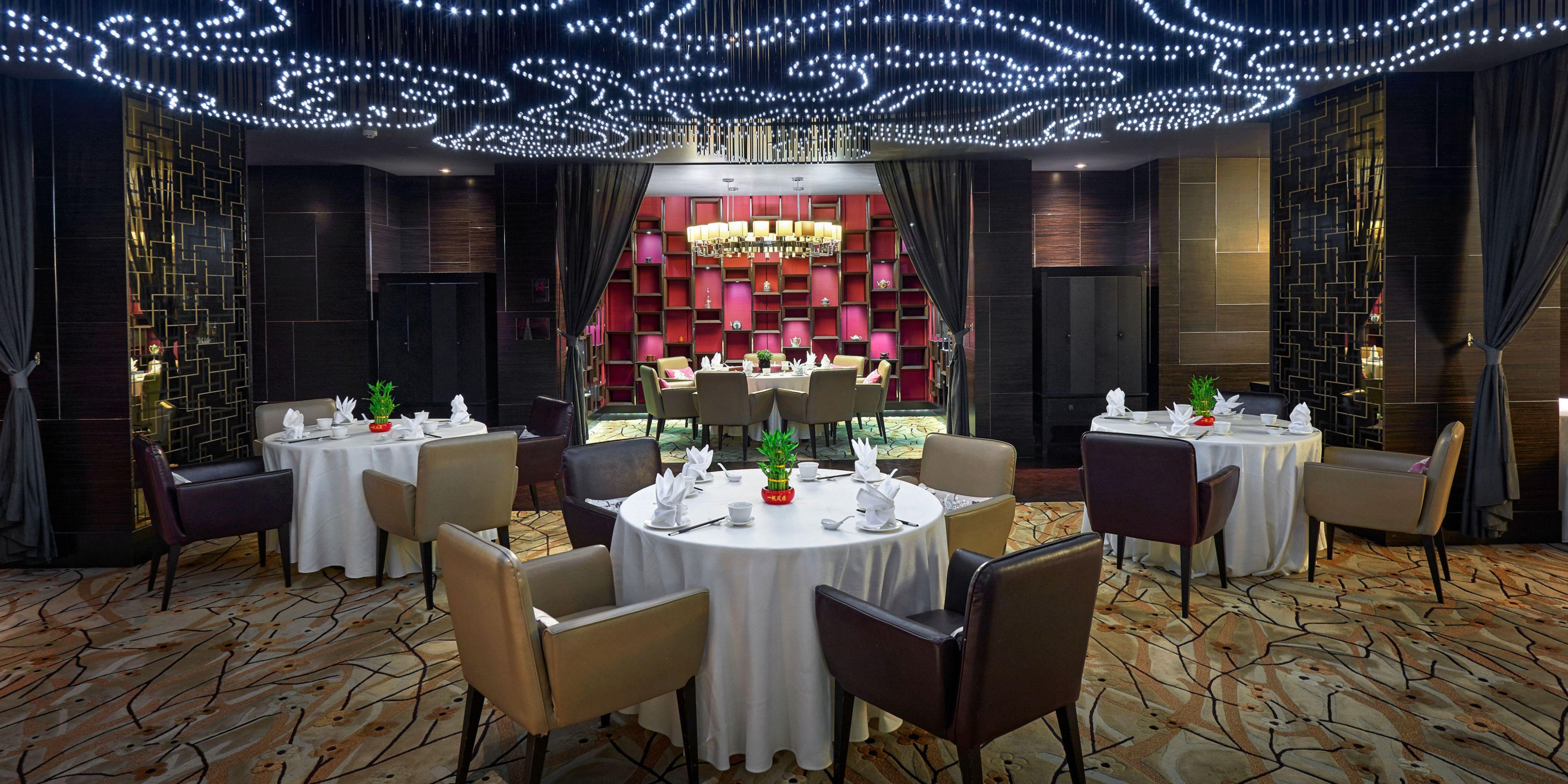 Wine and dine in style with our superb selection of signature restaurants, including the award-winning Tatsu Japanese Cuisine and Tao Chinese Cuisine, as well as Serena Brasserie, OneSixFive Lounge, and Bentley's Pub.