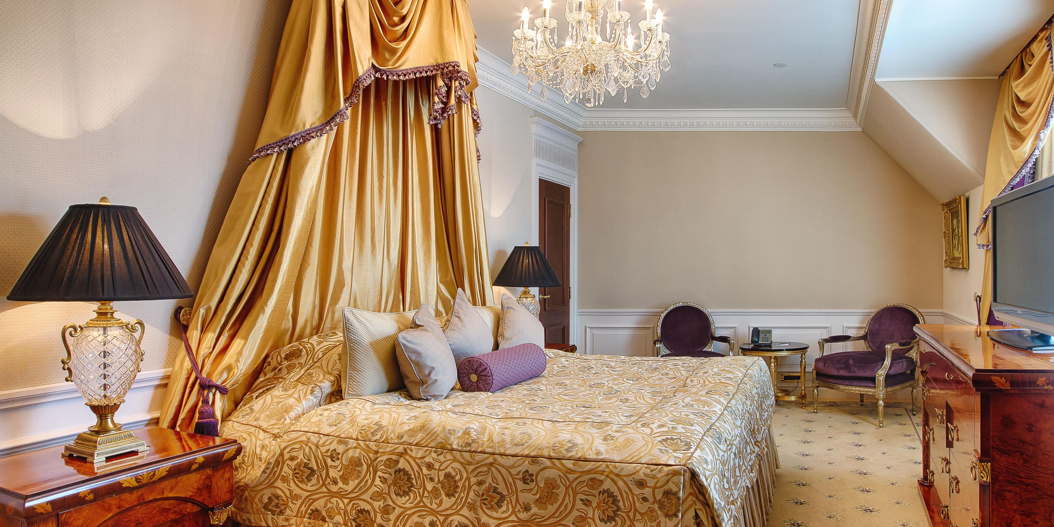 Grand and Elegant Royal Suite