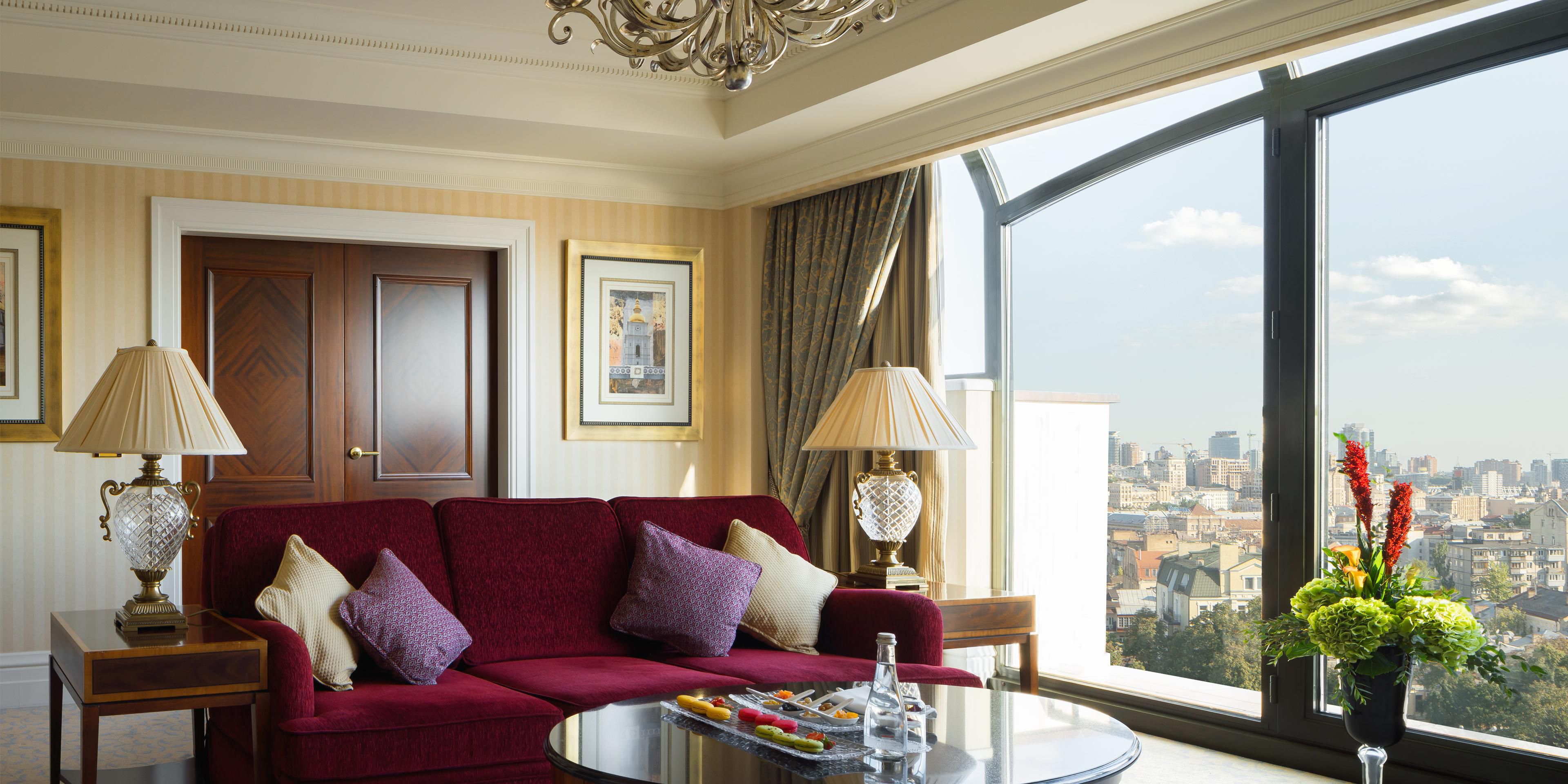 GOVERNOR SUITE