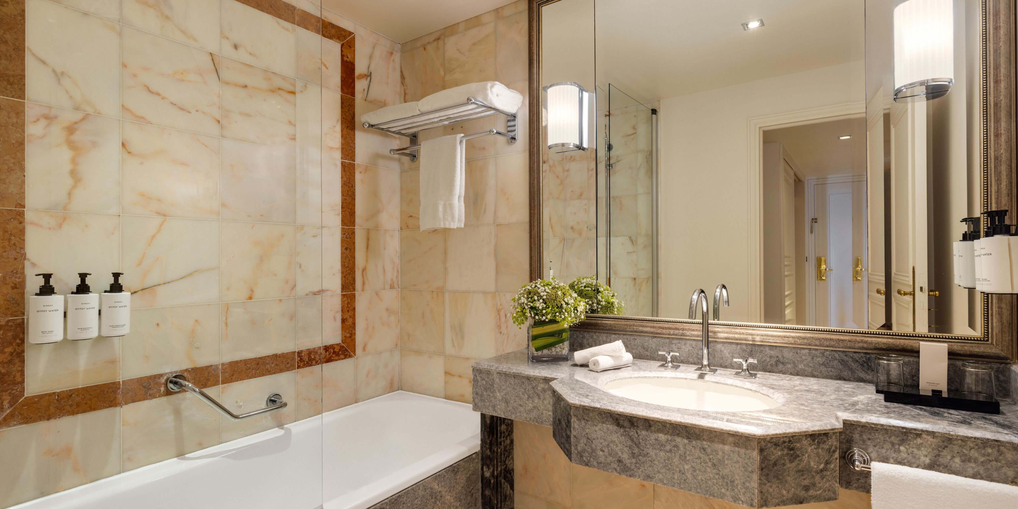 Sophisticated Bathroom 