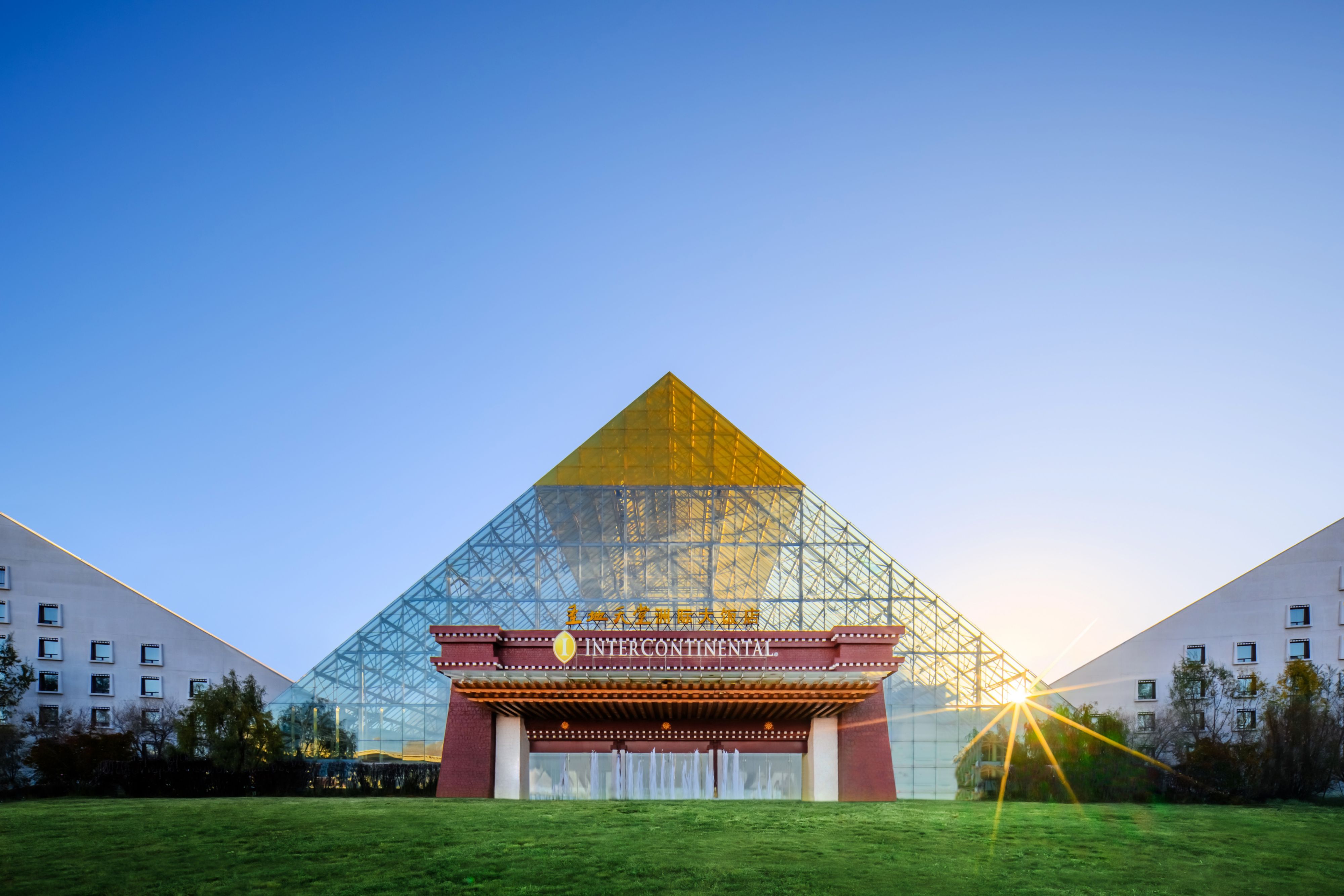 拉萨圣地天堂洲际大饭店