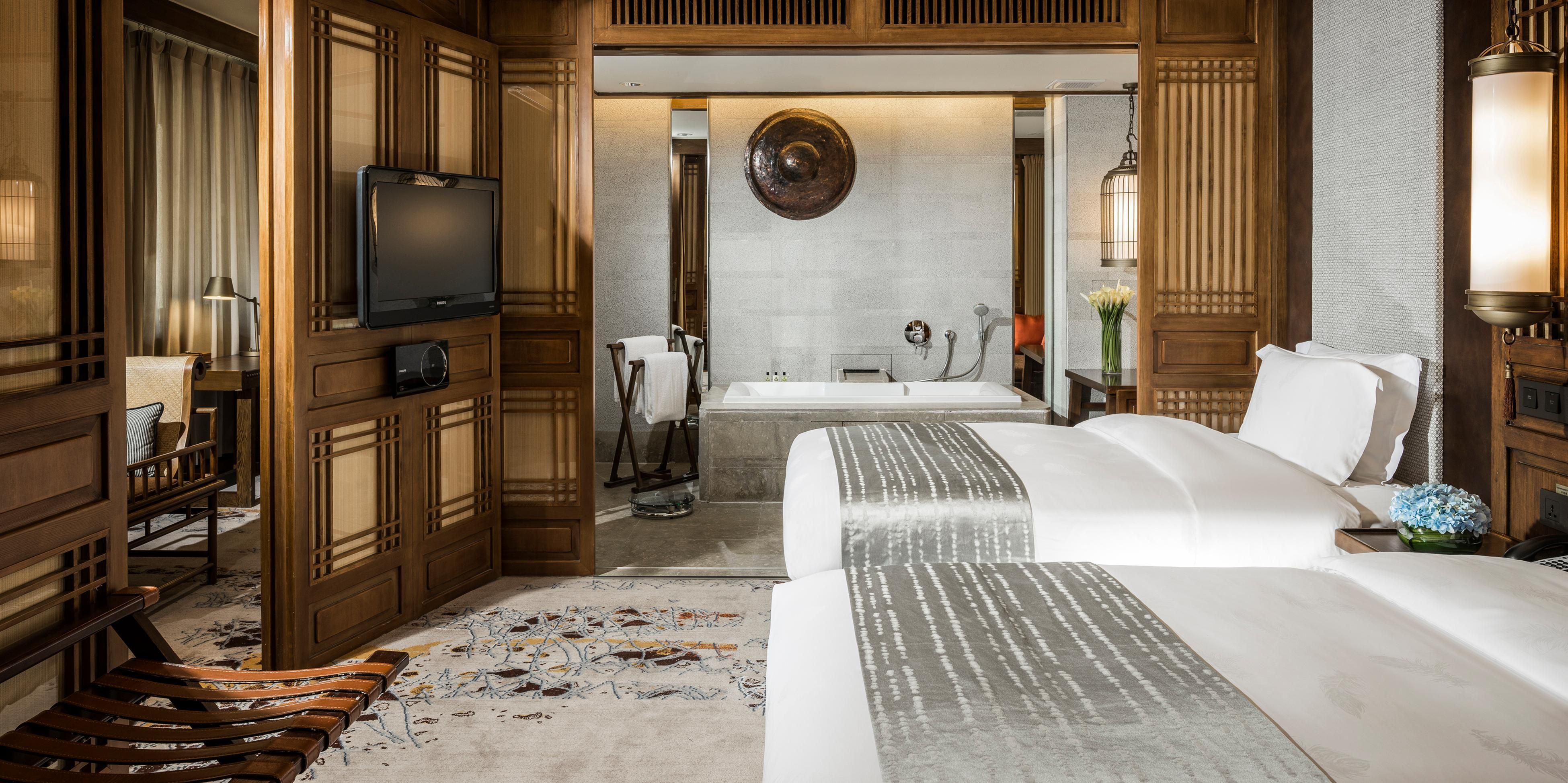2 Twin Junior Suite with Club Lounge Access 