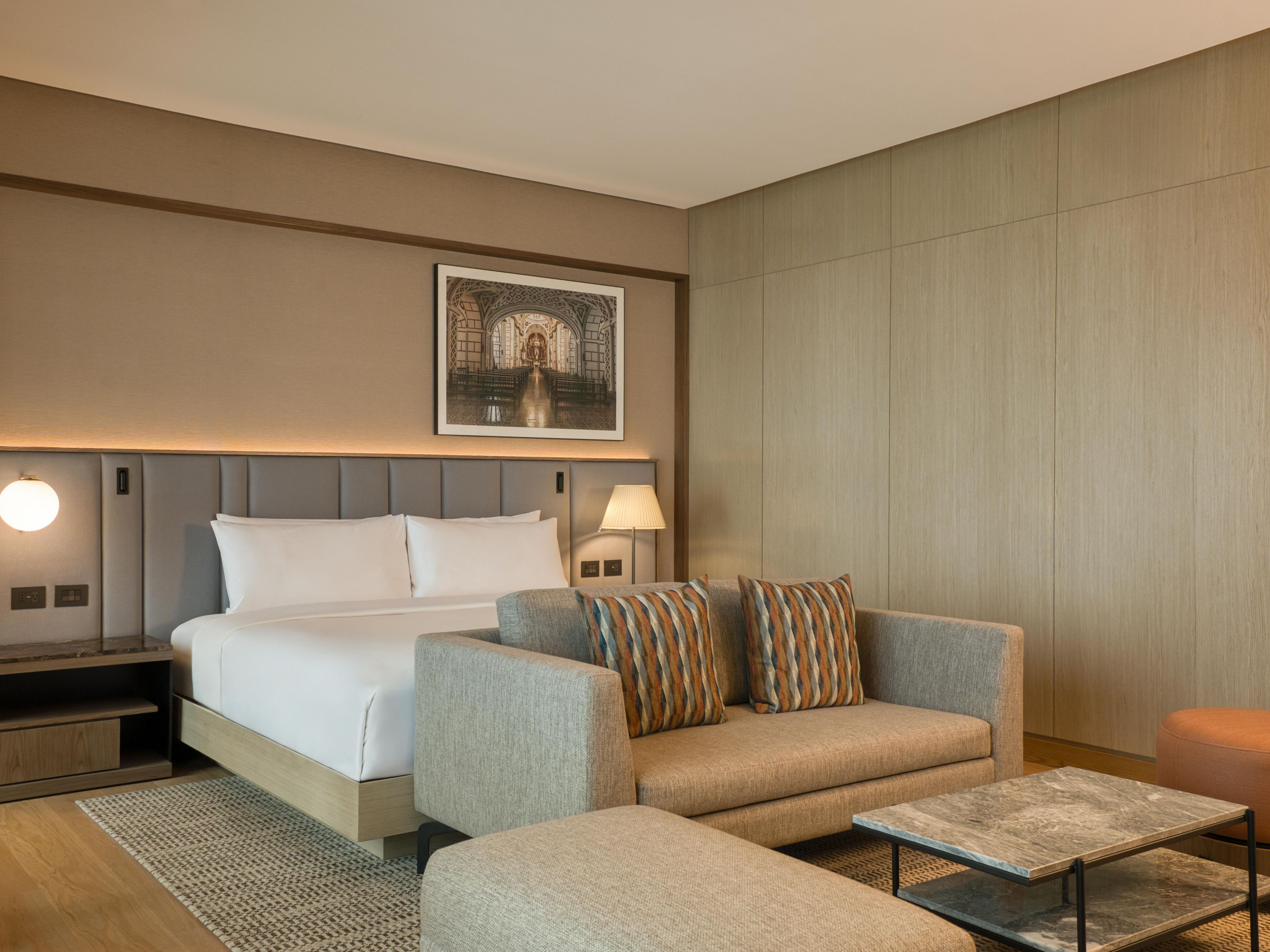 King Bed Junior suite Oceanview Living Area