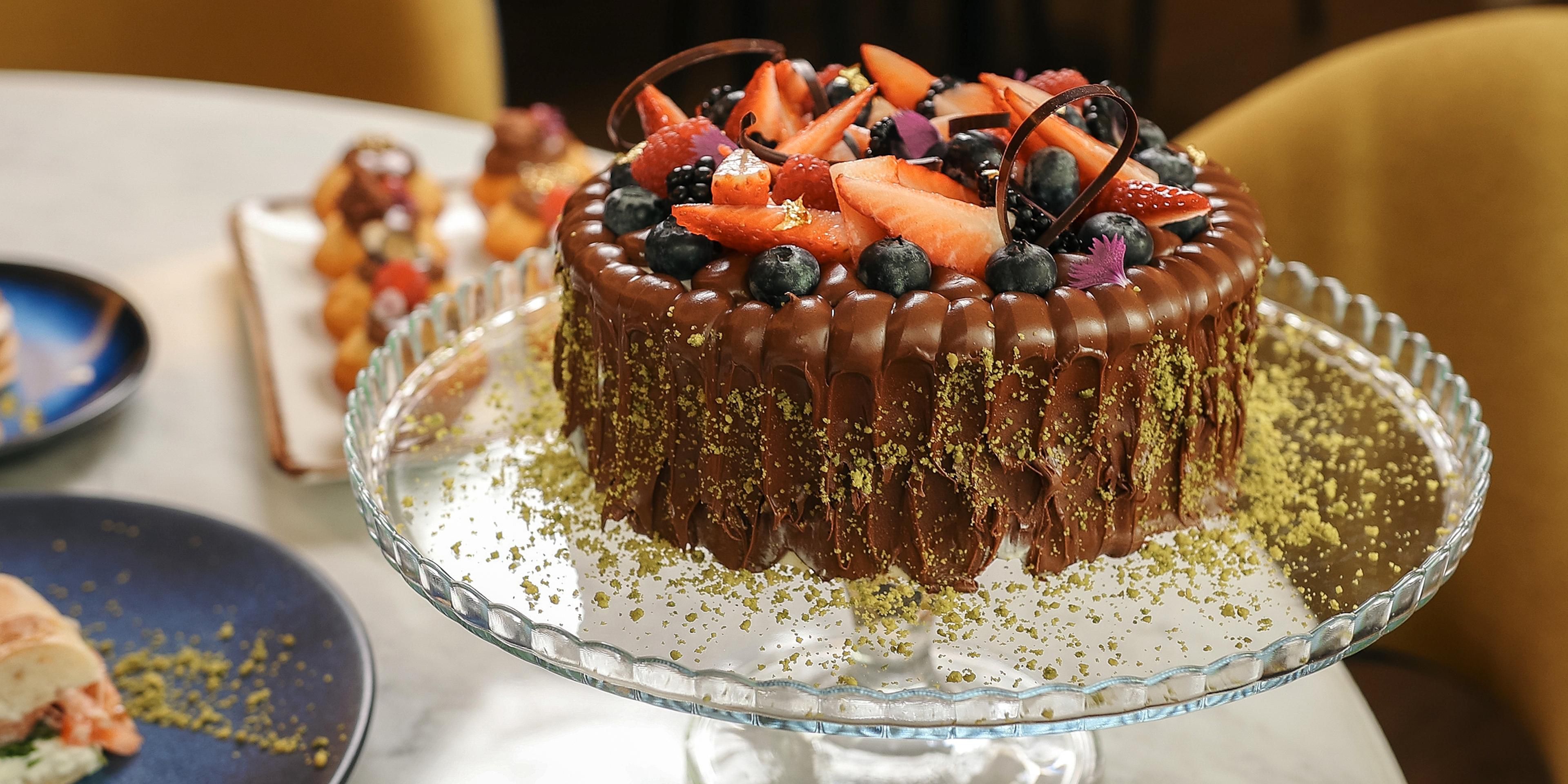 If you're a Nutella® fan, this brunch is for you! On March 2nd, InterContinental Lisbon invites you to indulge in an irresistible experience where the famous hazelnut spread takes center stage. From banana pancakes and crispy waffles to stuffed cupcakes – every detail has been crafted for true lovers of sweet flavours. 