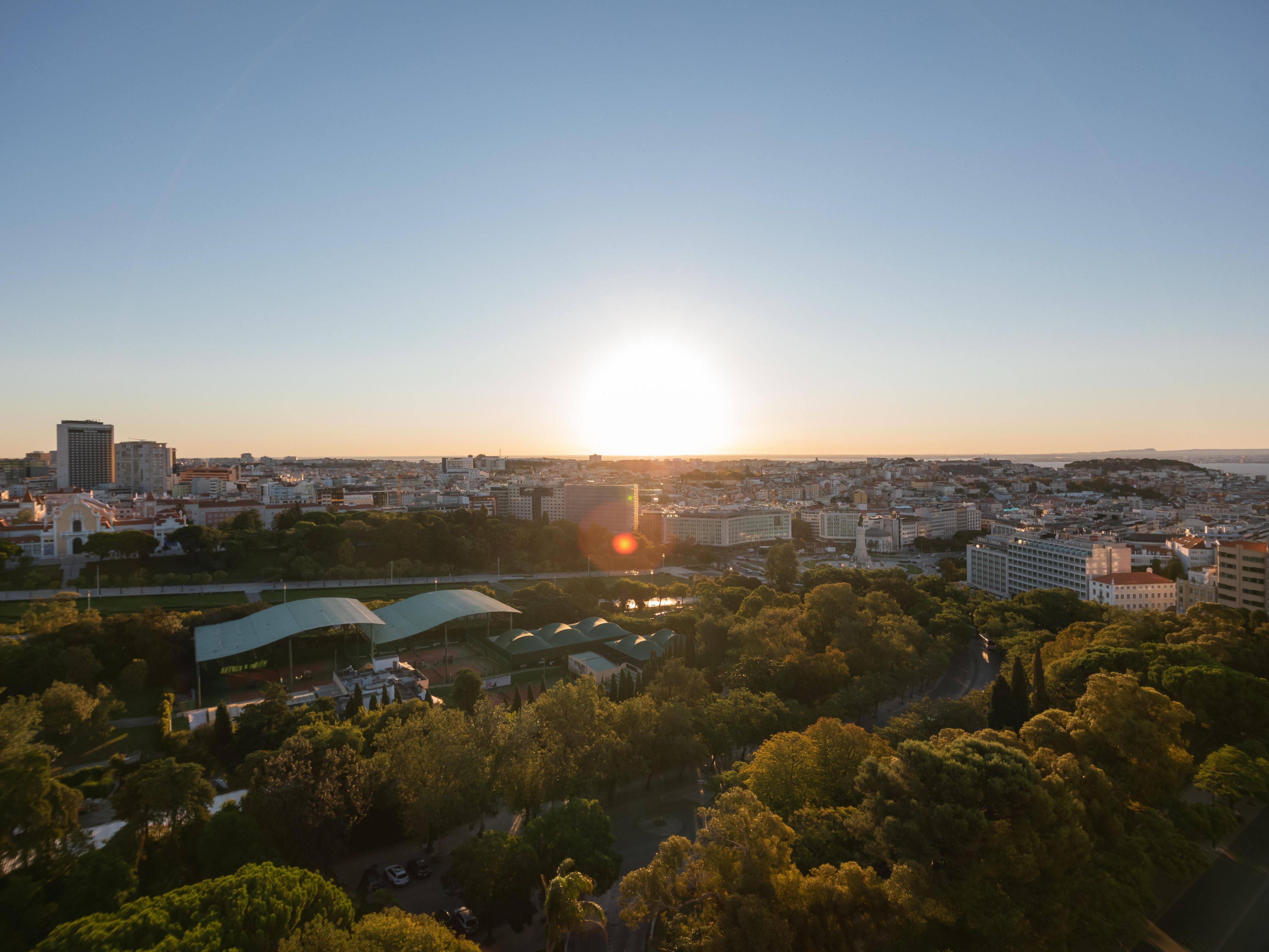 Located next to the Eduardo VII Park, with astonishing views