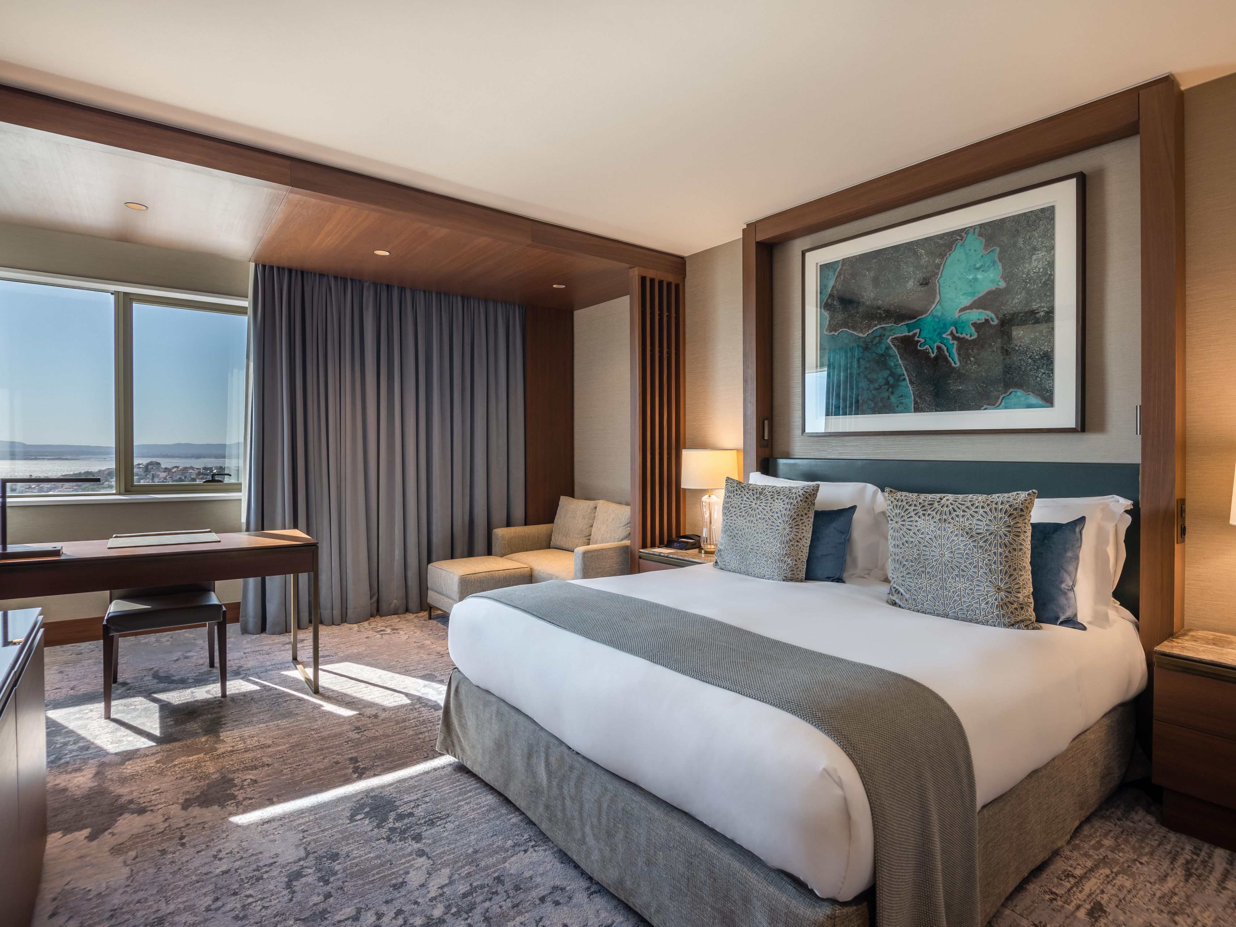 Our Classic Room with River View is the perfect getaway in Lisbon
