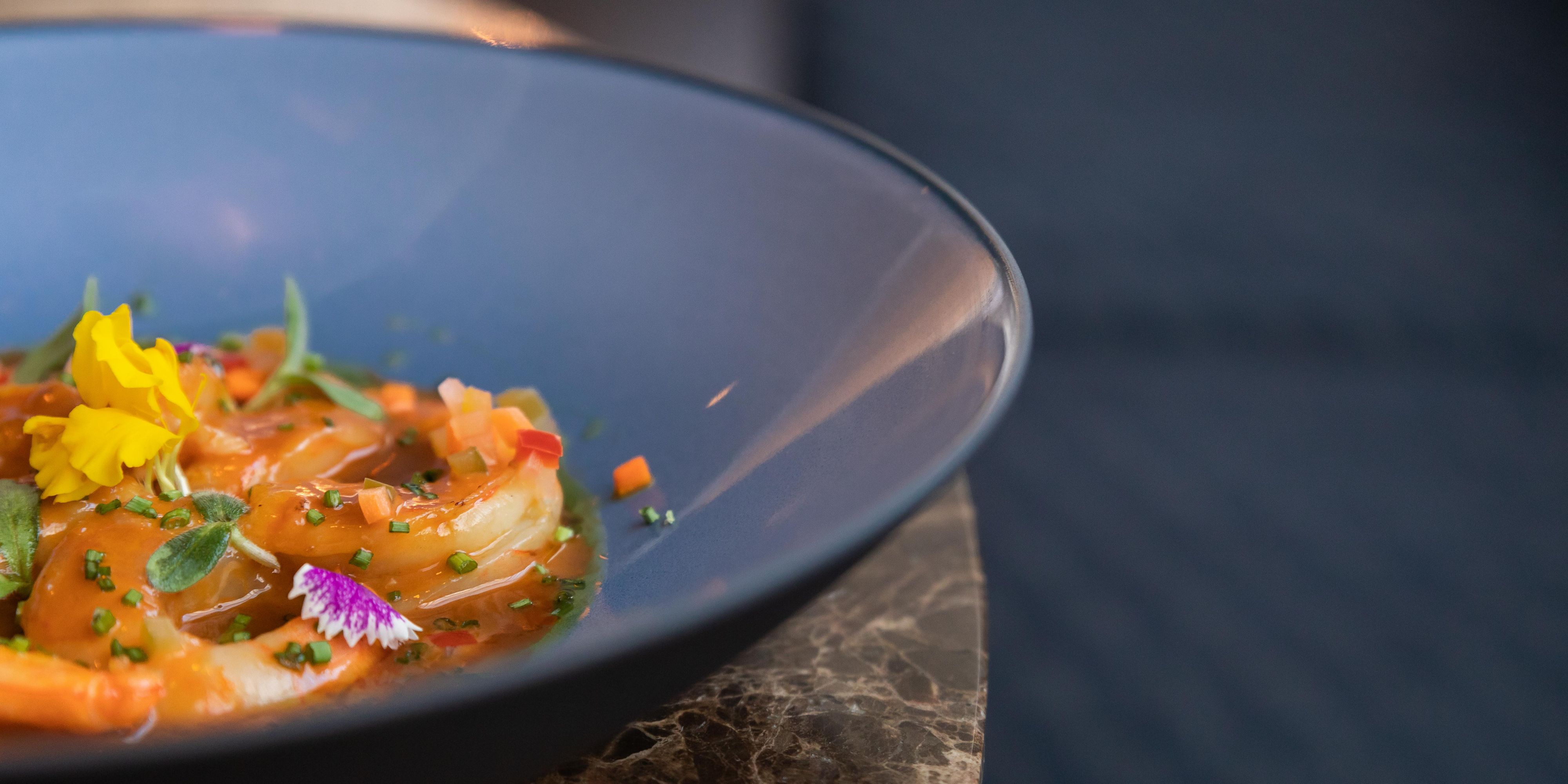 Located in the lobby, this outlet features a spacious setting and a modern design, combined with an elegant décor and the typical tiles from Portugal. Here, guests will have the opportunity to experience local flavours combined with international techniques brought by our Chef Eddy Melo in a concept where flavours are the highlights of the dish.