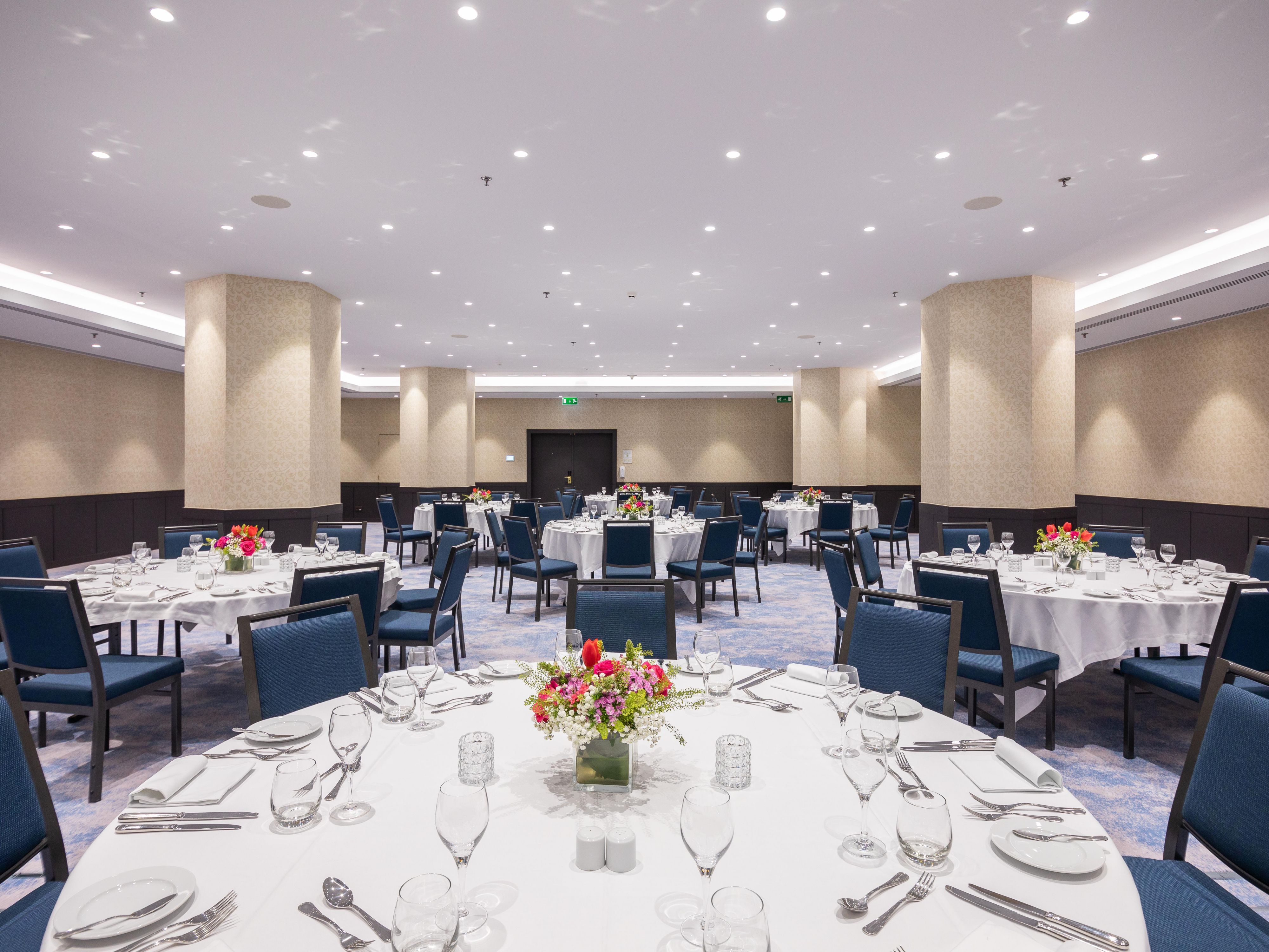 Enjoy a nice private dinner in our meeting room spaces. 