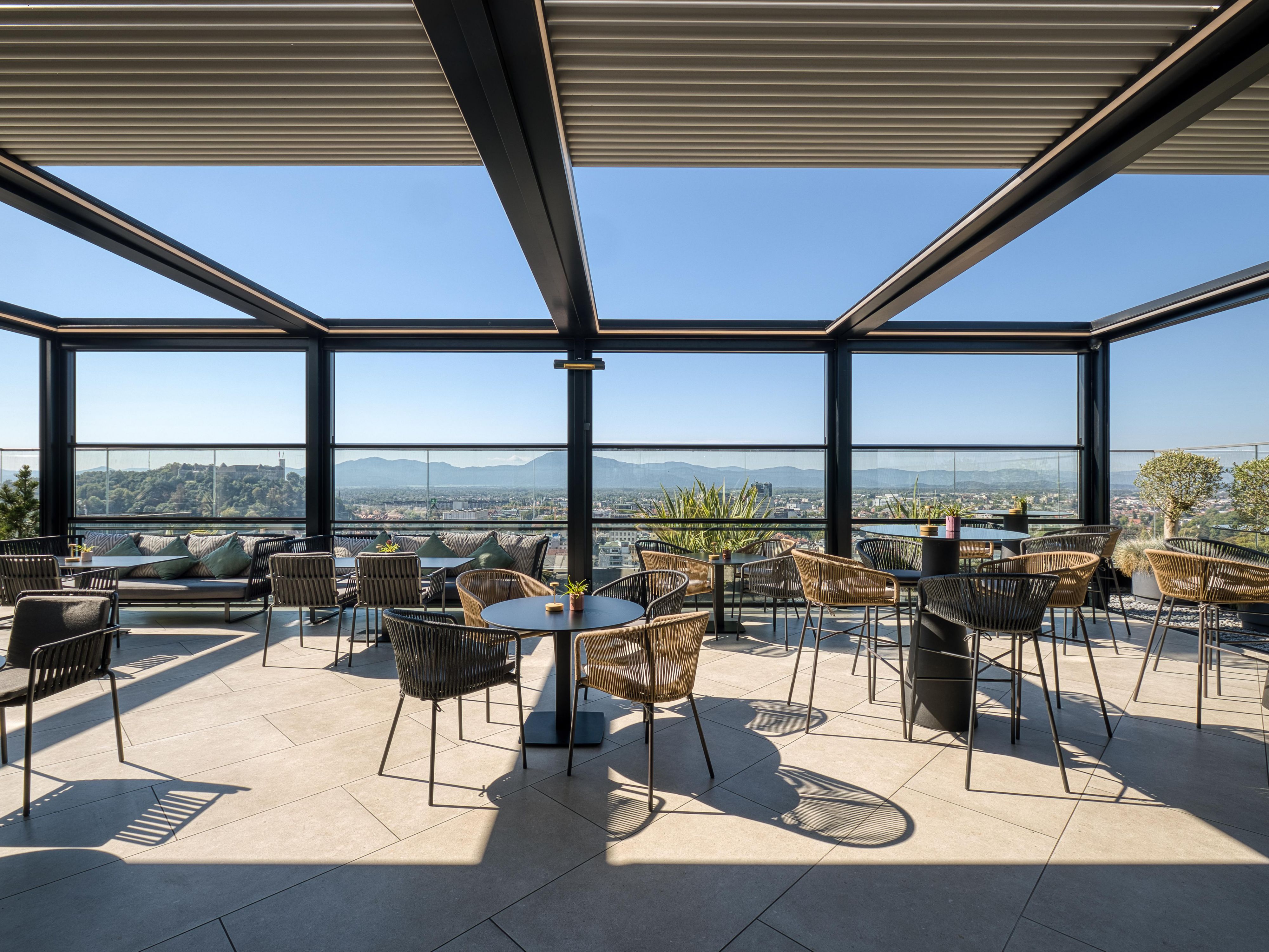 B-Bar terrace