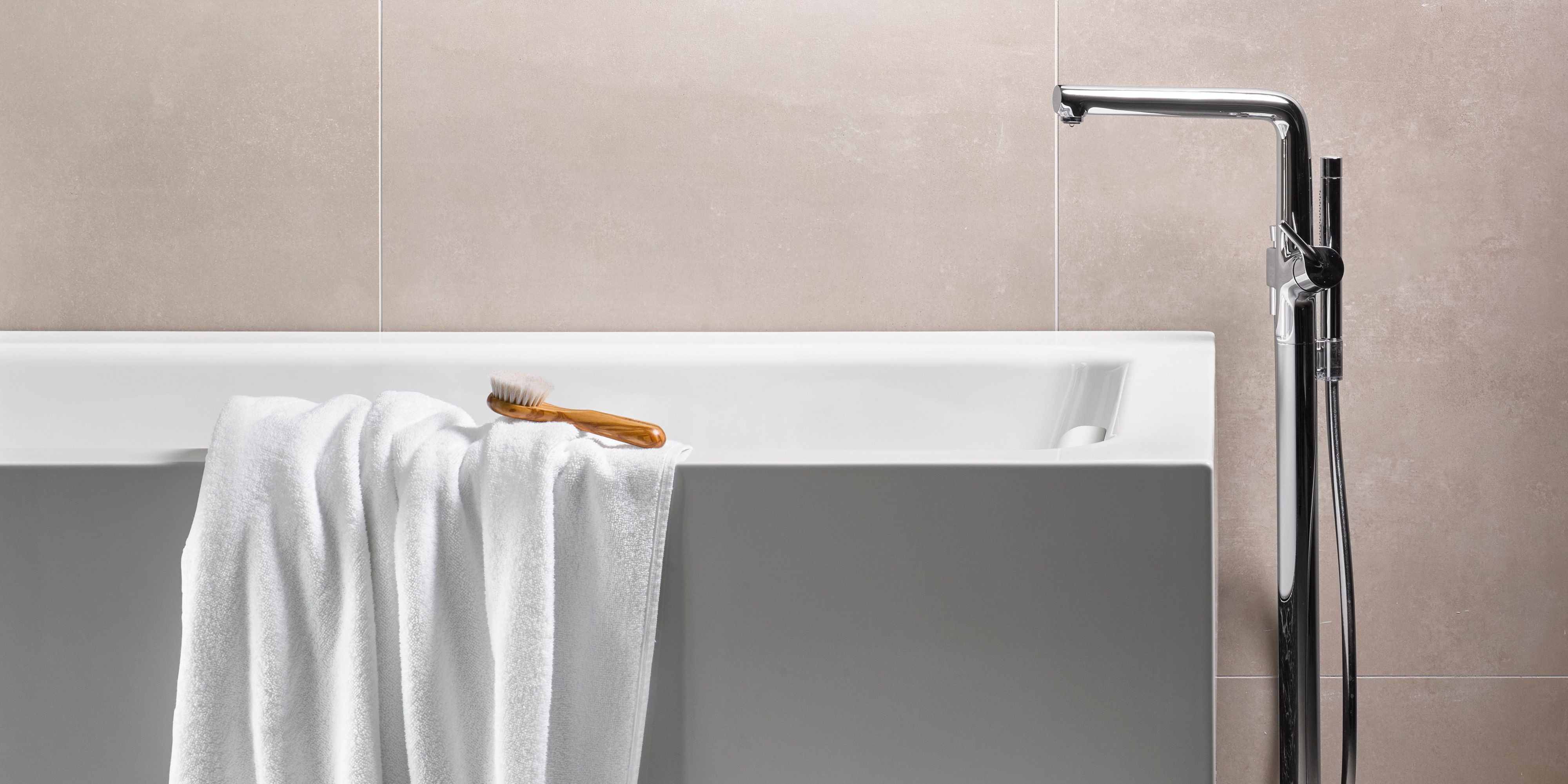 1 Bedroom Suite | Relax in a spacious bathroom