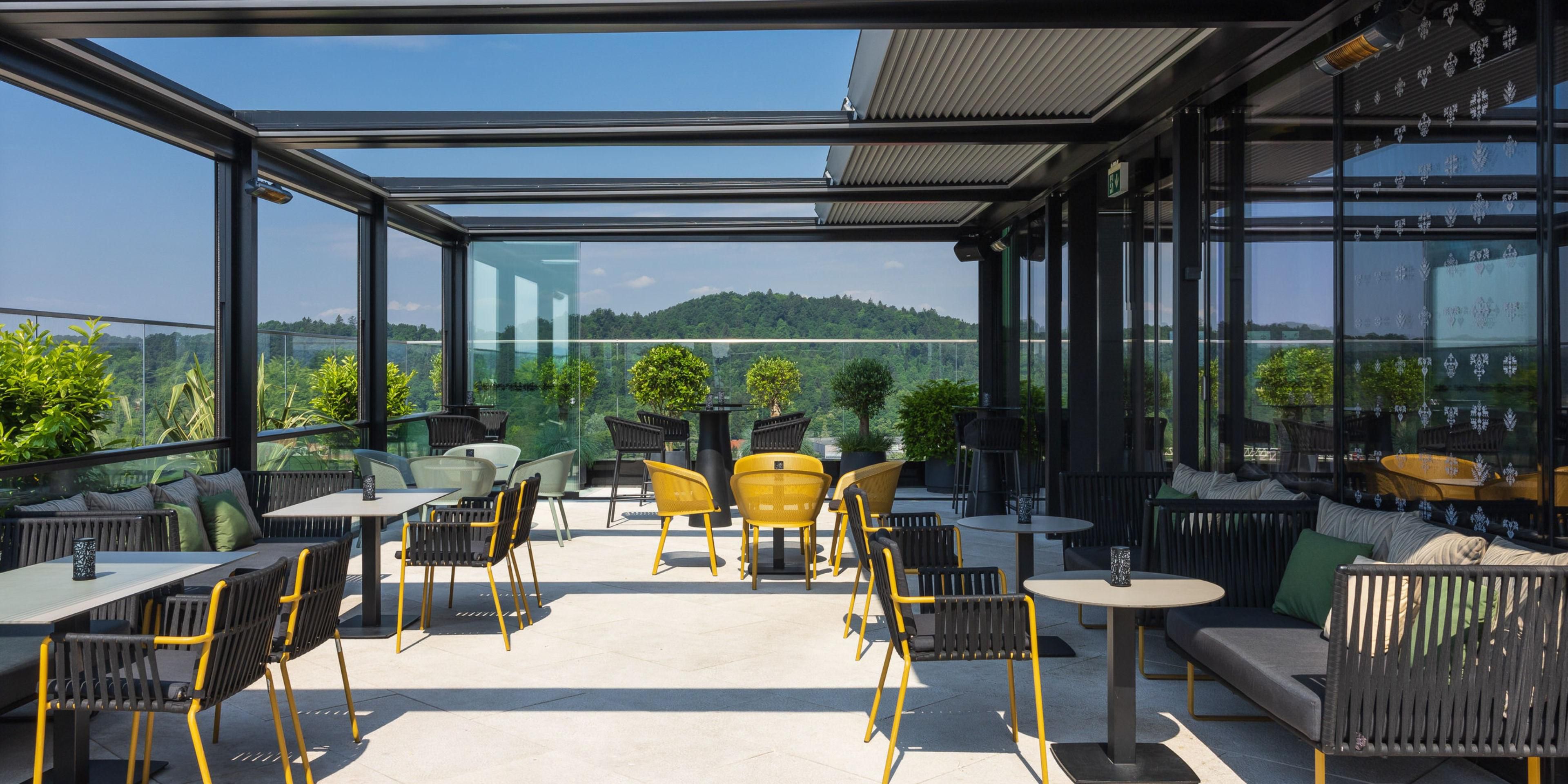 A wide selection of local and worldwide drinks will amaze you and delight your tastes. 
B-bar welcomes you on the top floor of the hotel with its lovely terrace overlooking the city centre. Imagine a warm summer evening, sitting on the terrace while sipping your favorite drink. The sunsets from up here sure are magical.