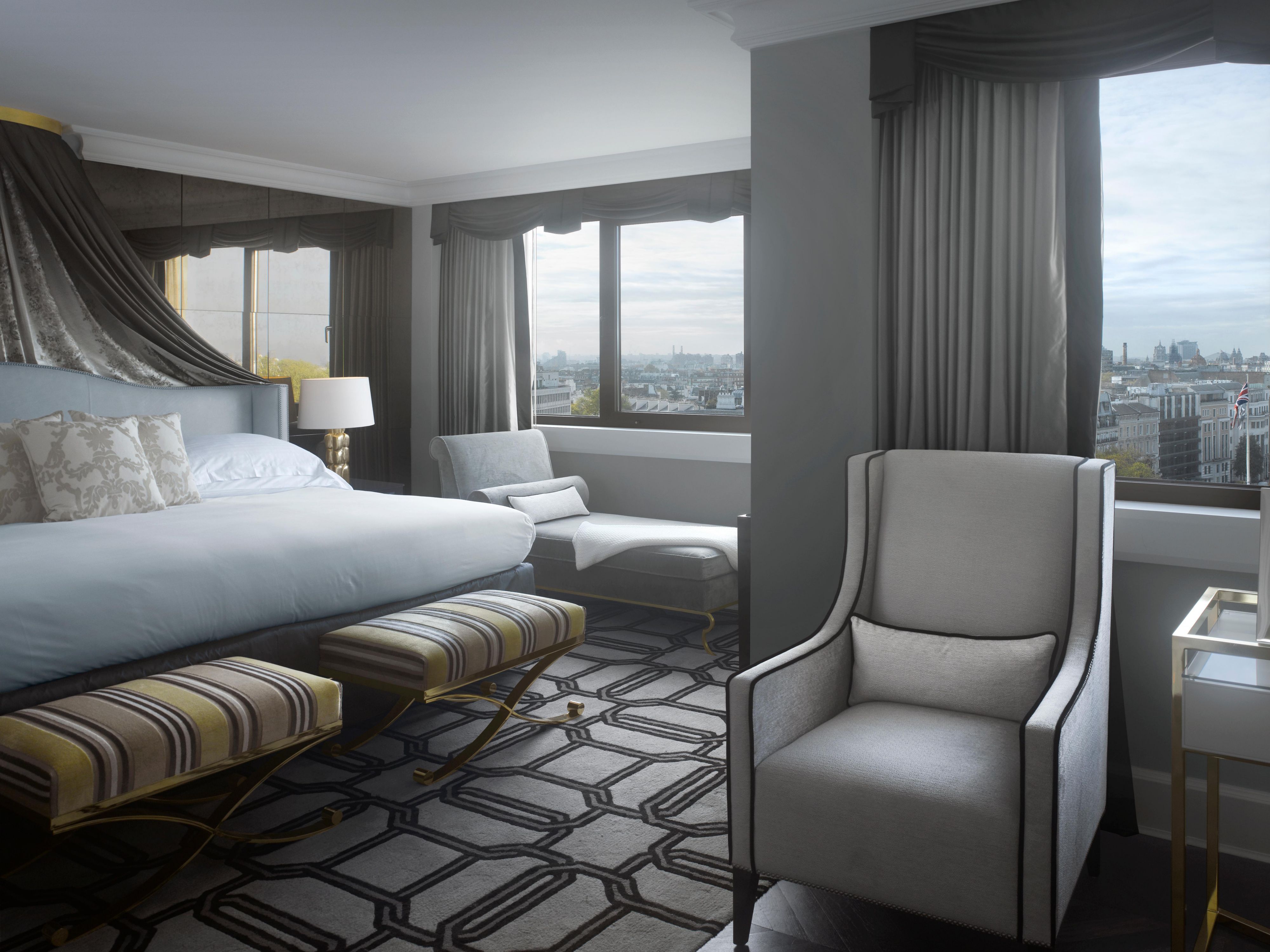 London luxury suite - bedroom