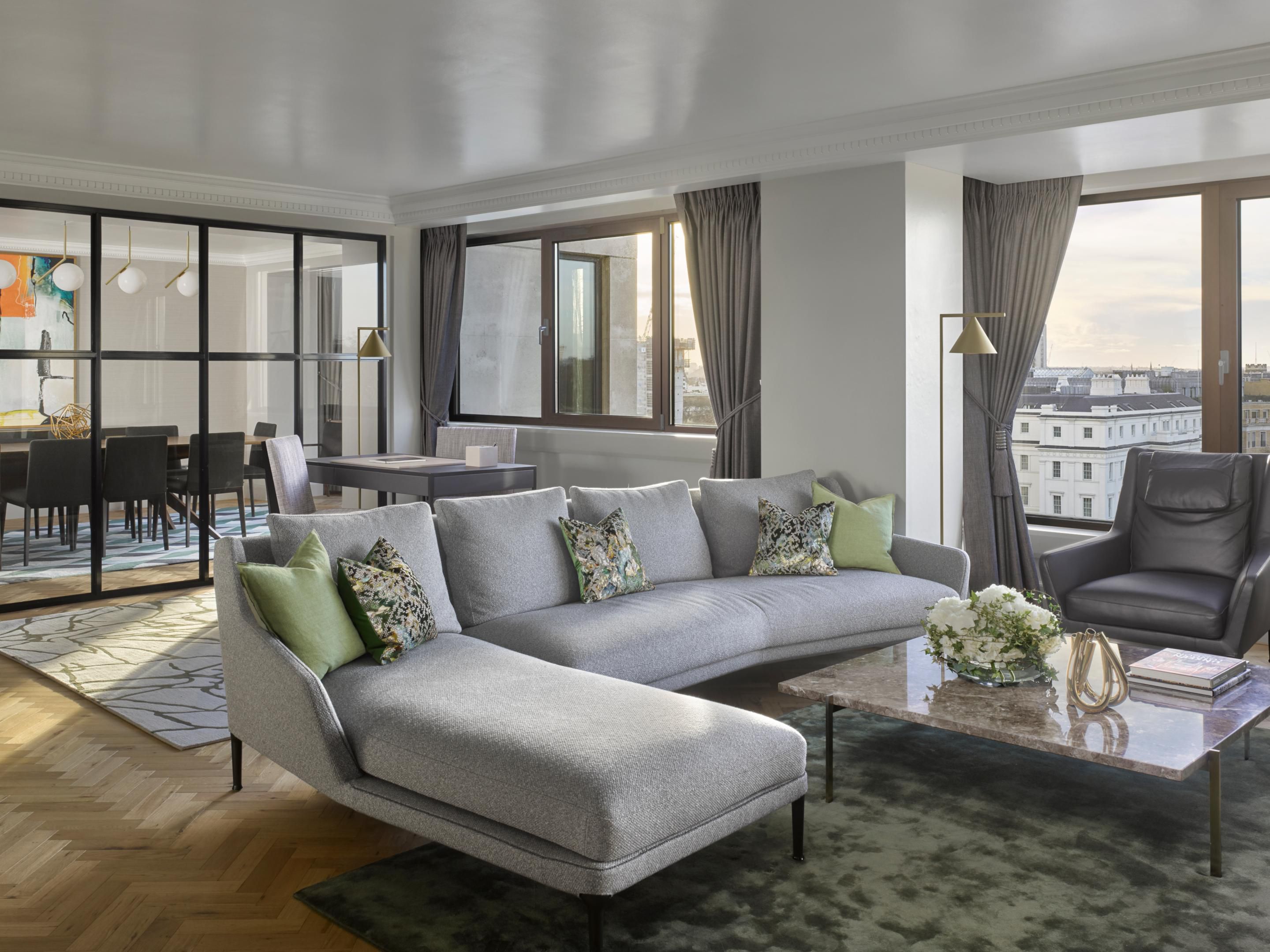 London suite with lounge and dining
