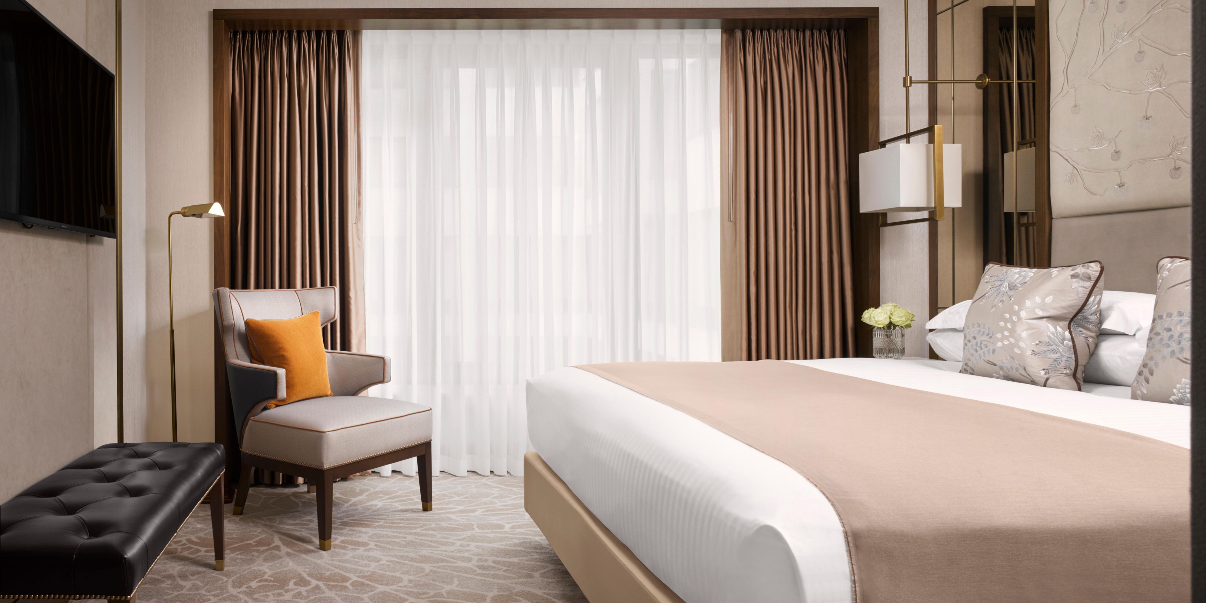 During fashion week in London, 20-22 September, spend two nights at InterContinental London Park Lane for insider access to a Spring/Summer runway show, plus an unforgettable Incredible Occasion dinner hosted by a celebrated musician and crafted by Chef Theo Randall.