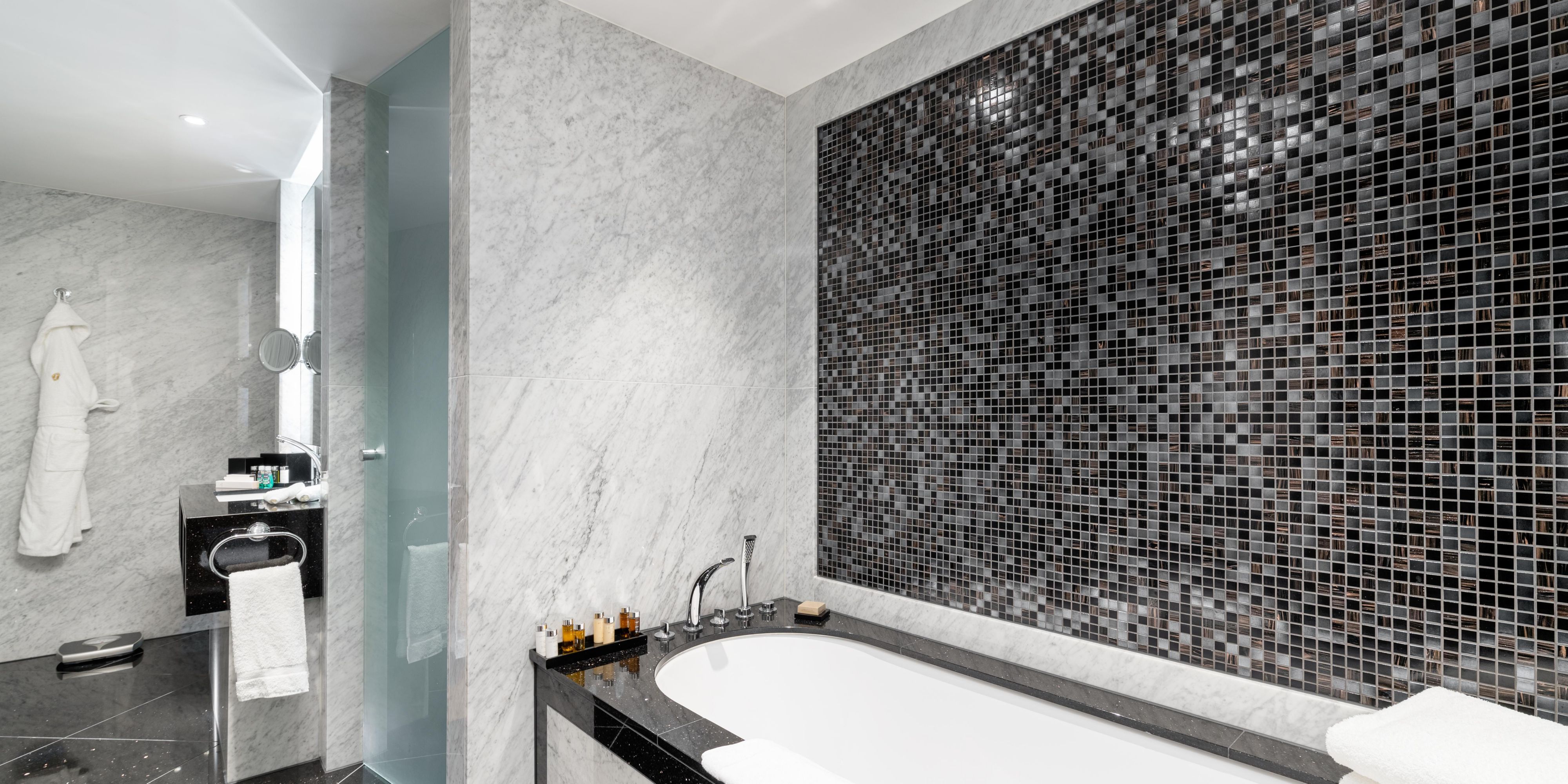 Presidential Penthouse bathroom.