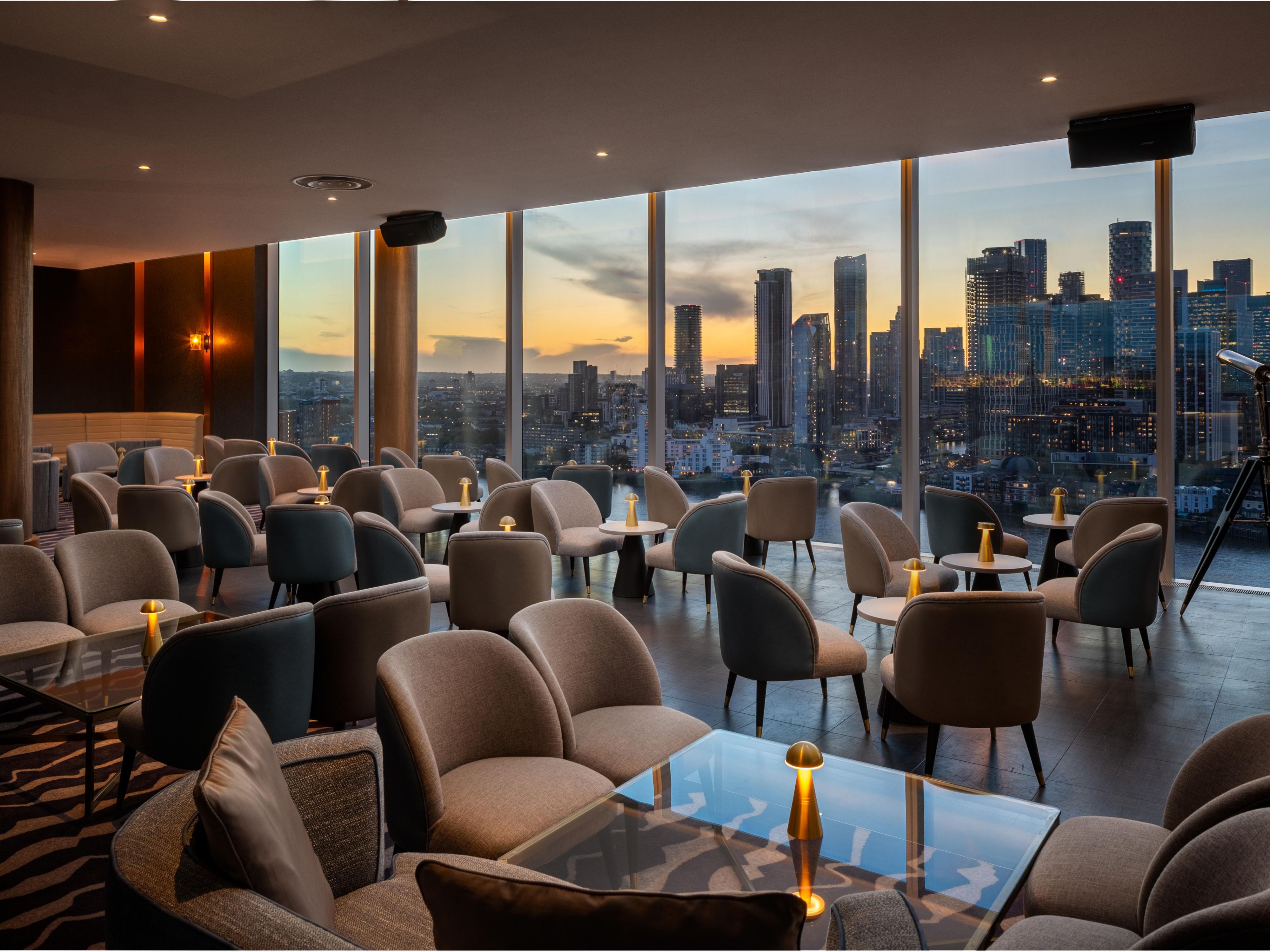 Eighteen Sky Bar offers an exclusive and luxurious private dining.