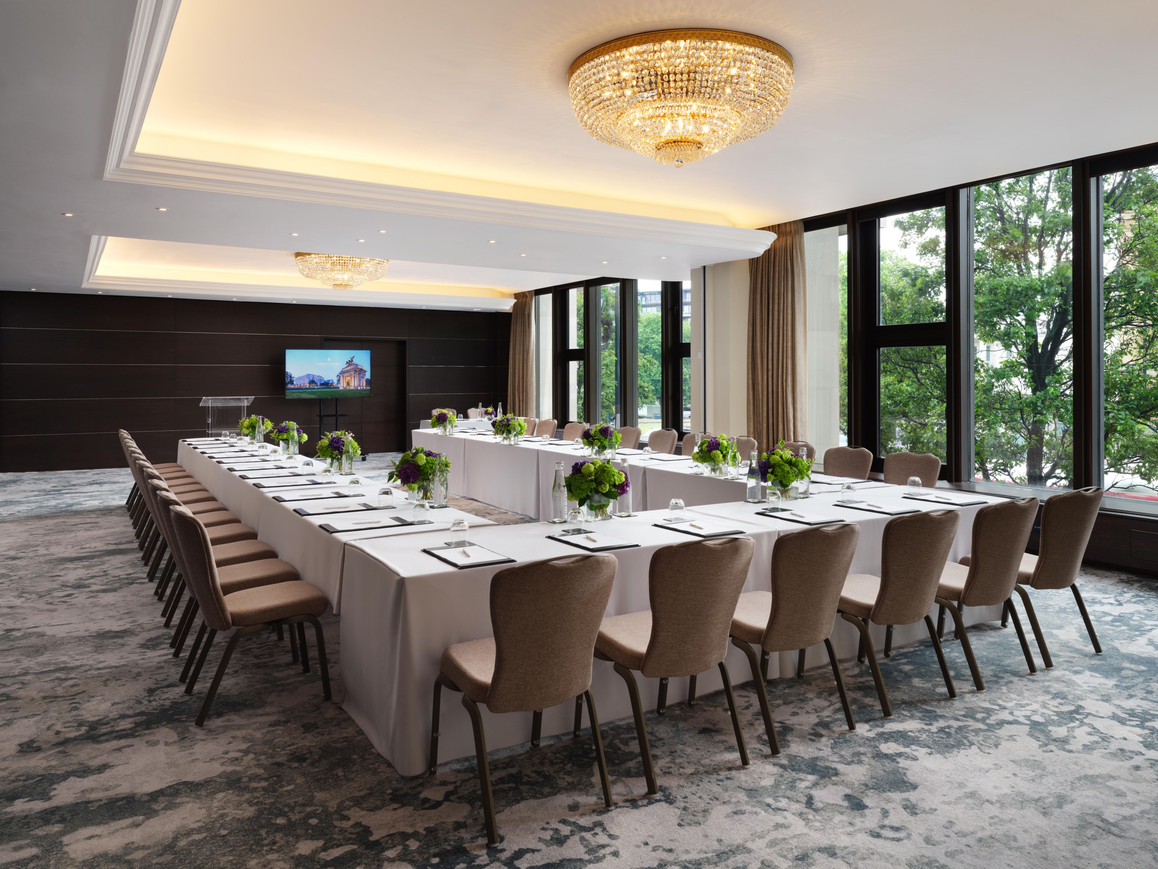 U-shaped seating in boardroom