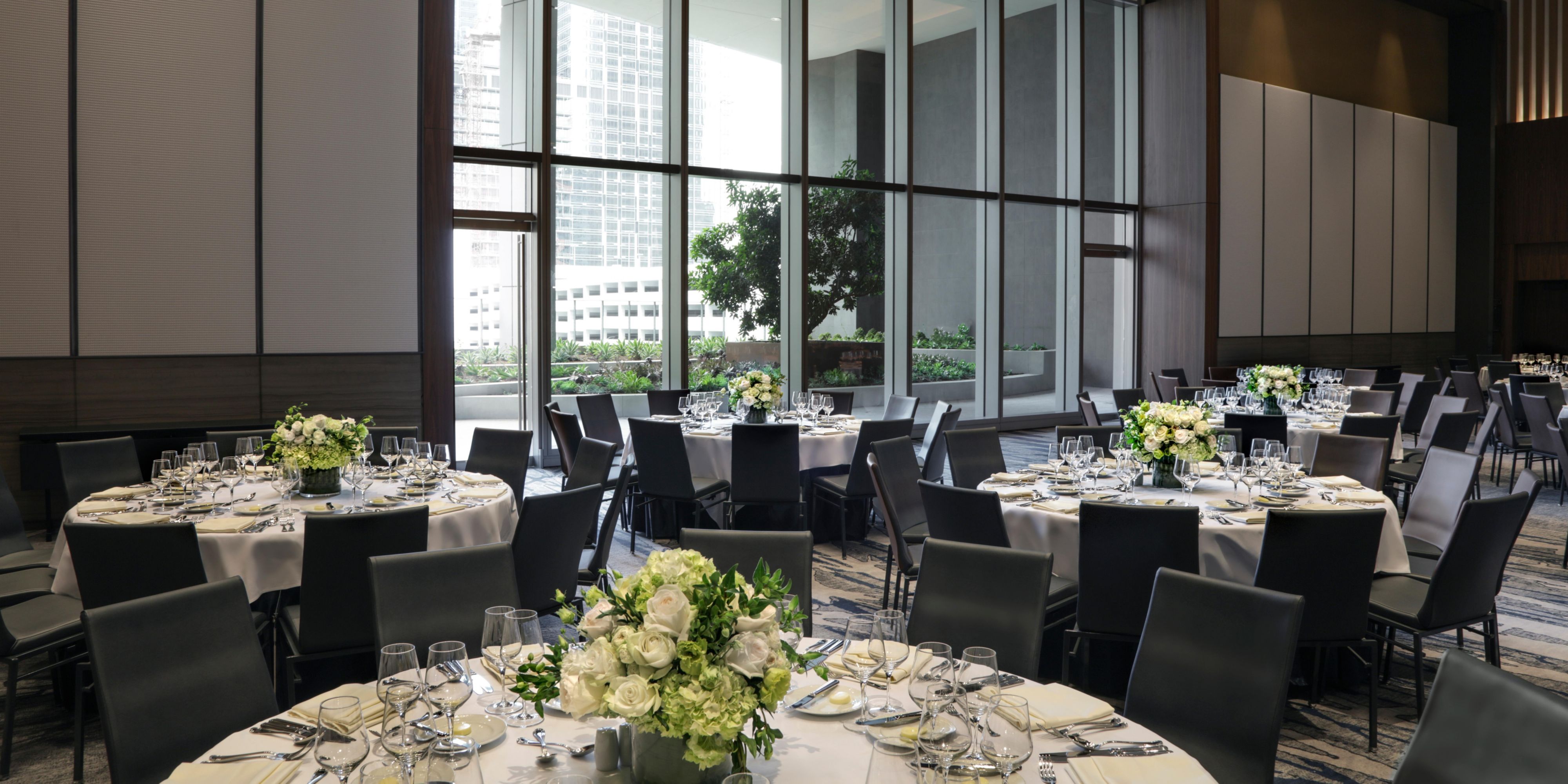 Host business meetings, and fairytale weddings in the heart of downtown Los Angeles. Our views are unsurpassed; while our elegant event space, including the regal Wilshire Ballroom, features 94,000 square feet of flexible, indoor- and outdoor space.