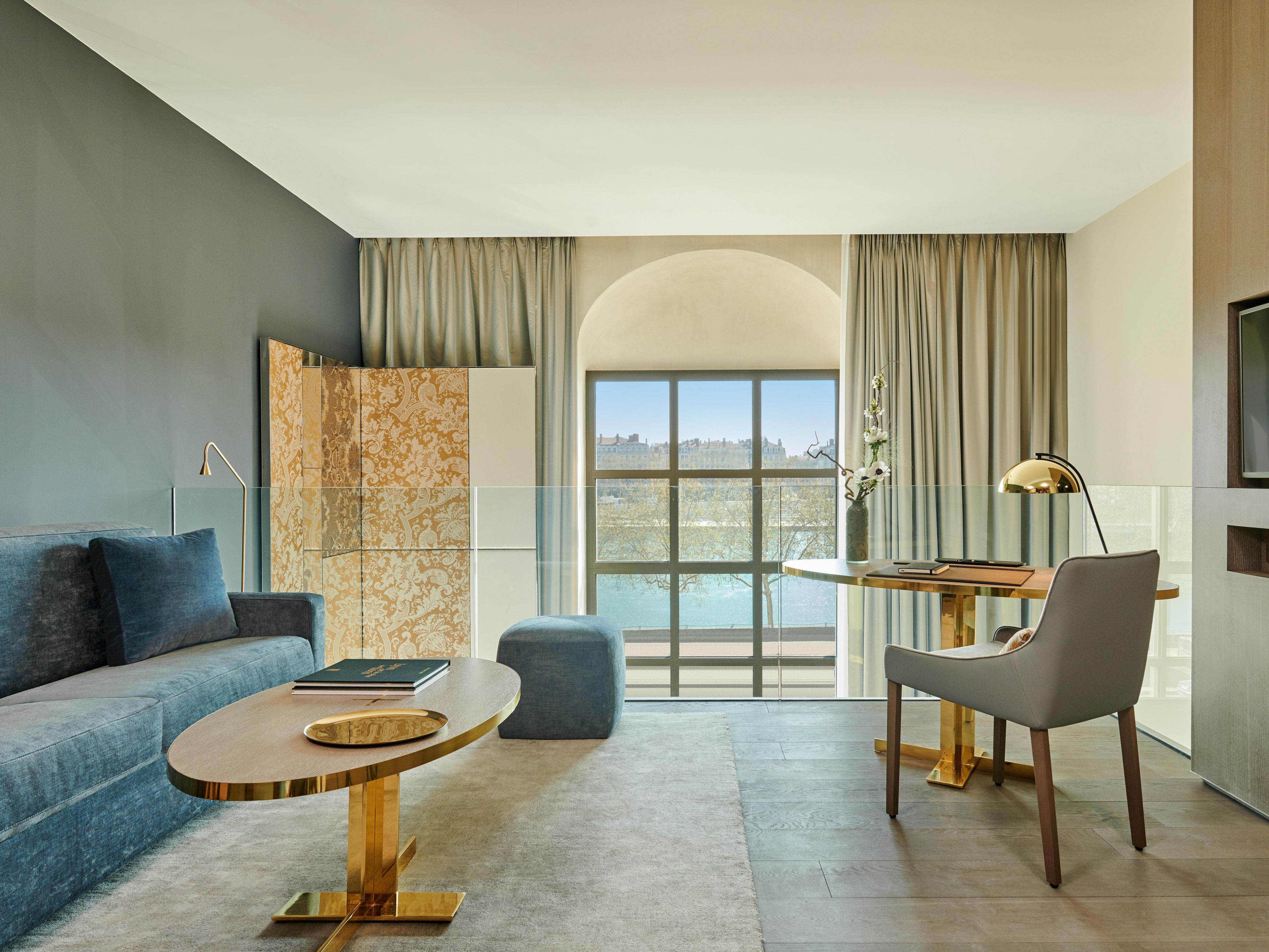 Junior Suite | Duplex living area overlooking the Rhône river