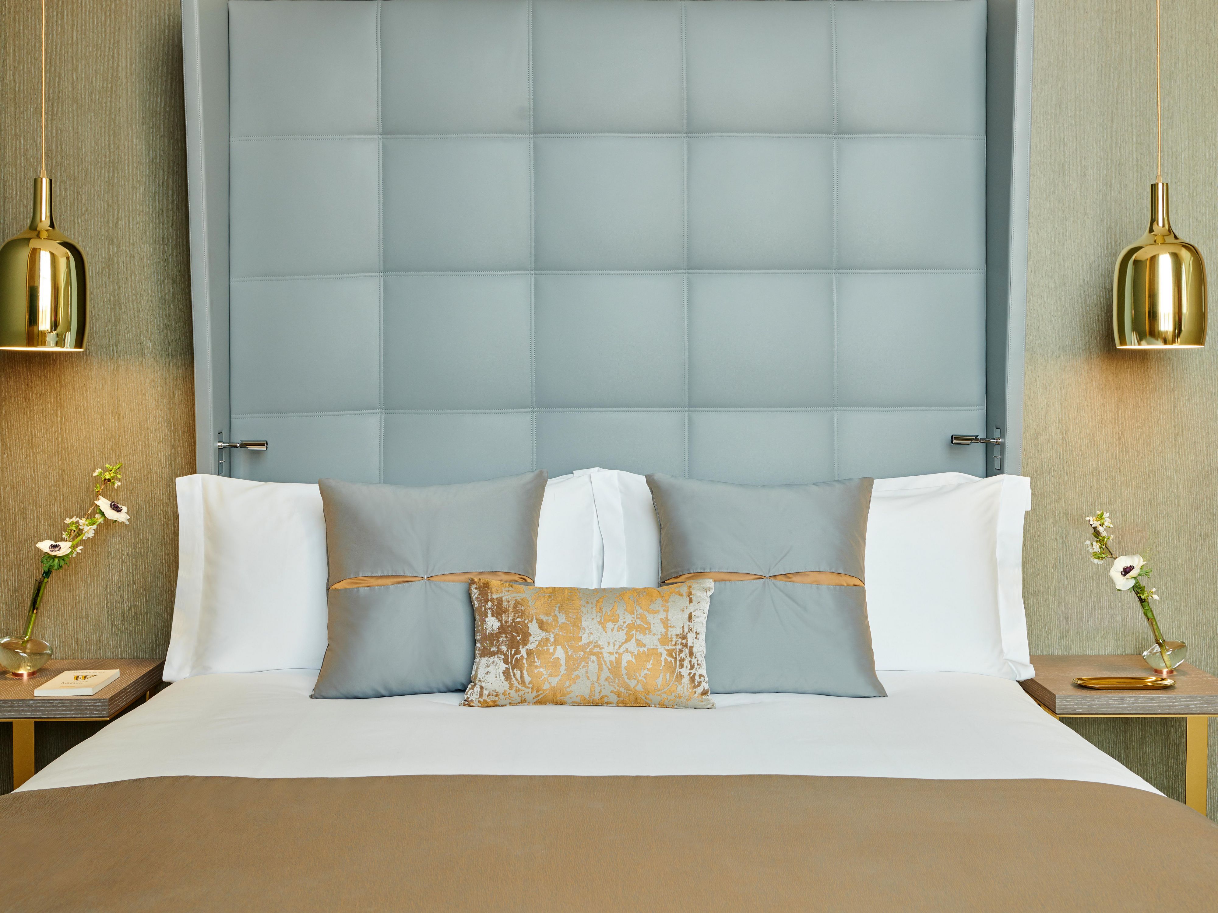 1 King Bed Junior Suite Rhône river view 