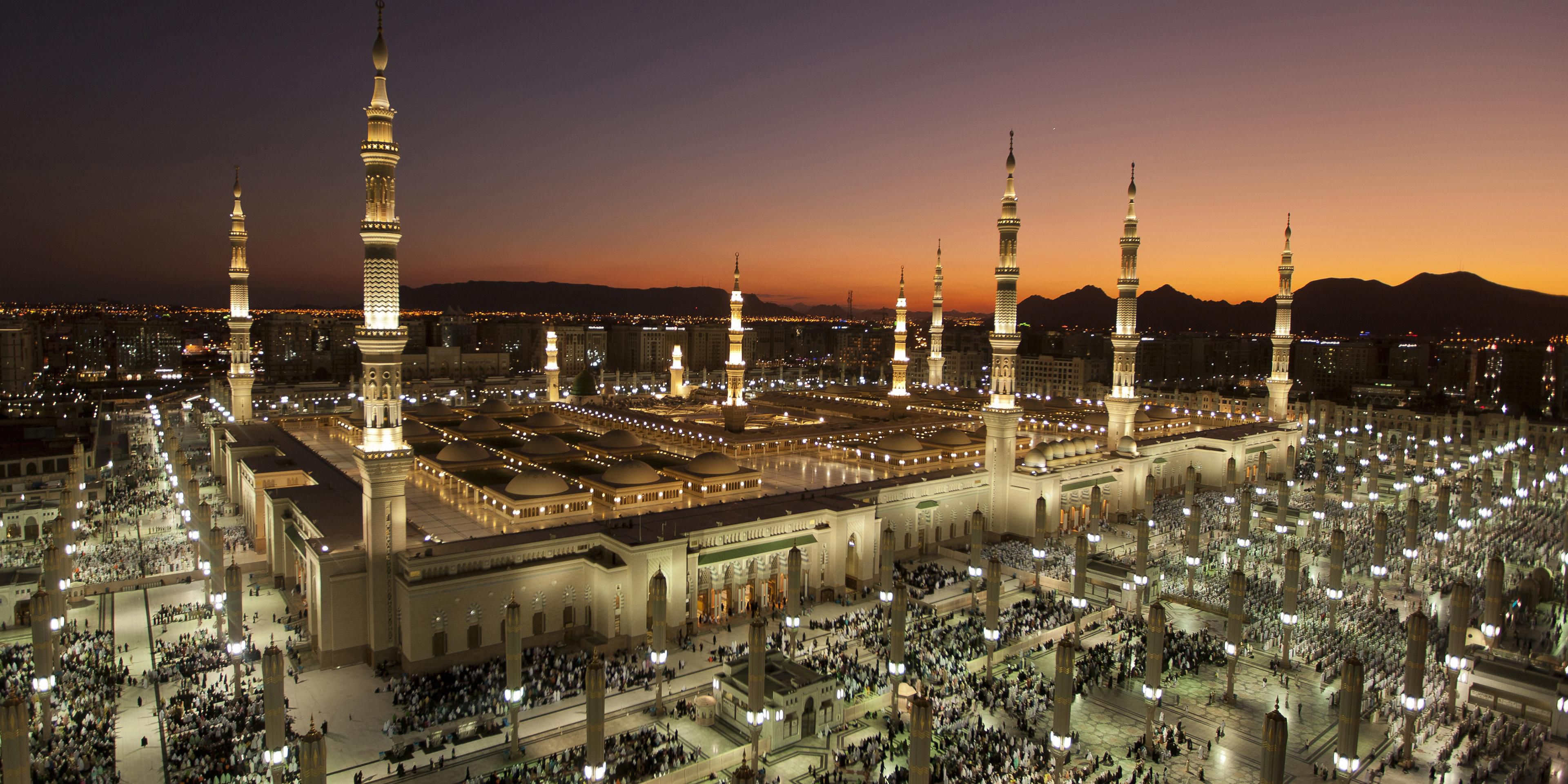 Stay steps away from the courtyard of the Prophet's Mosque