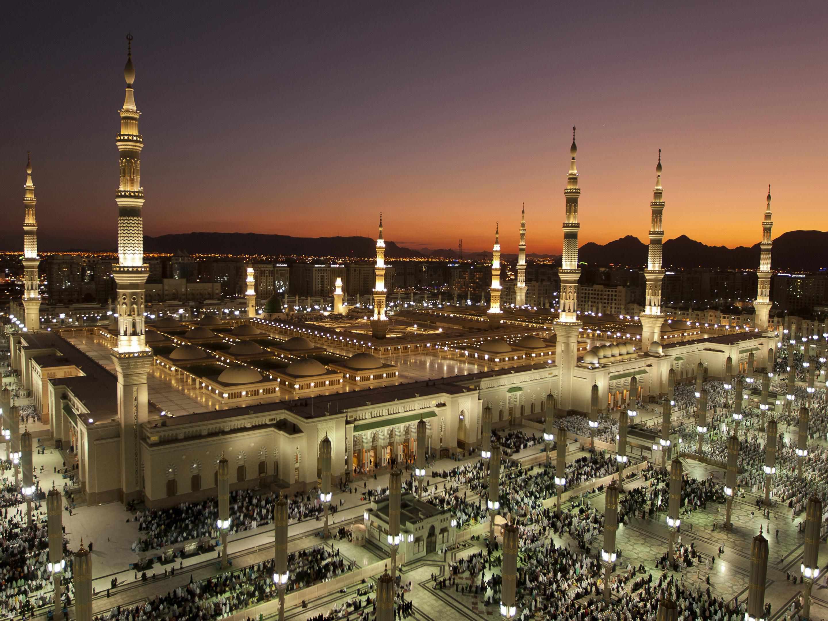 Stay steps away from the courtyard of the Prophet's Mosque