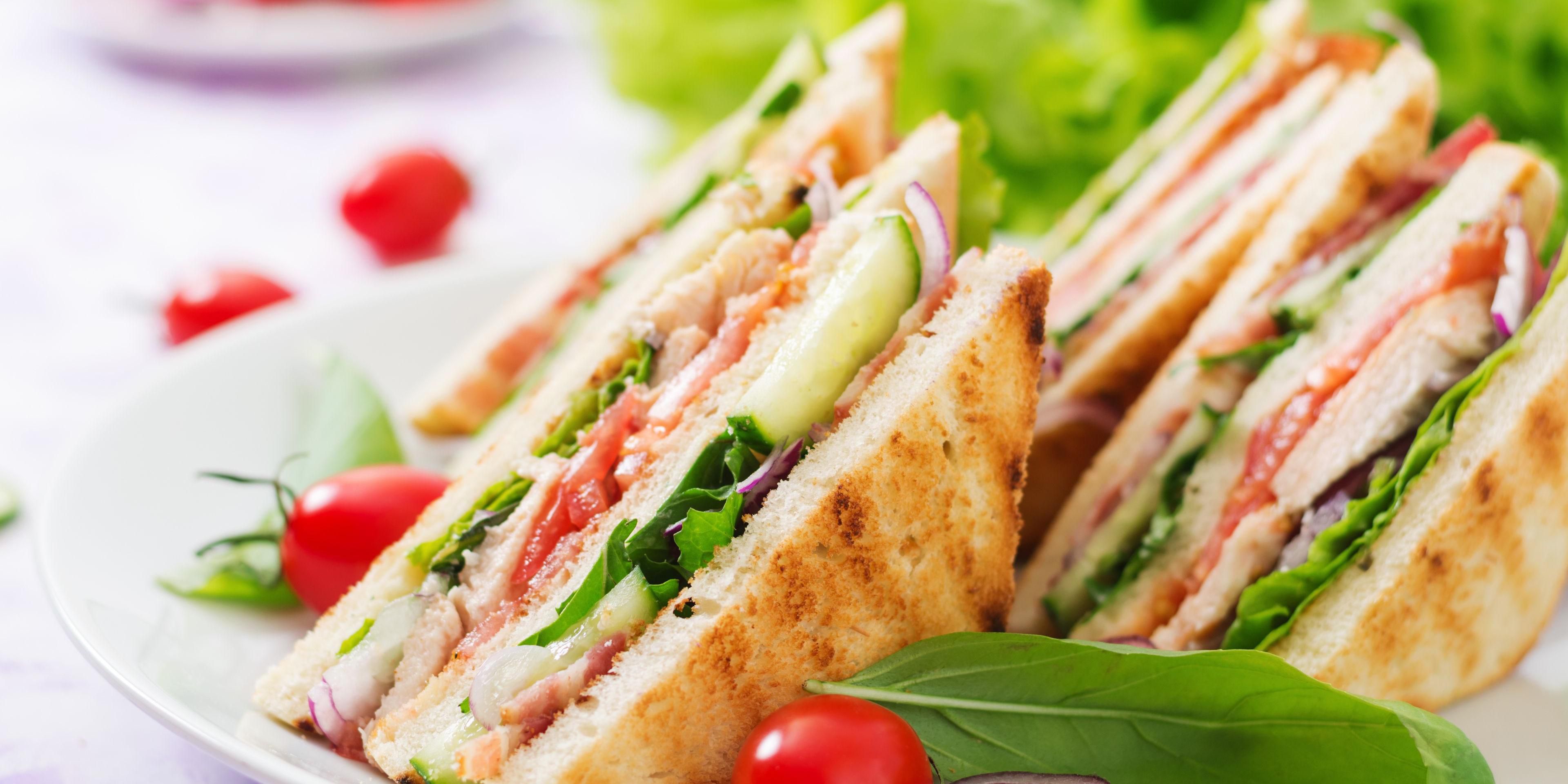 Looking for a quick bite or want to enjoy a warm cup of freshly brewed coffee or tea? Head to Taiba Cafe and fulfill your cravings.