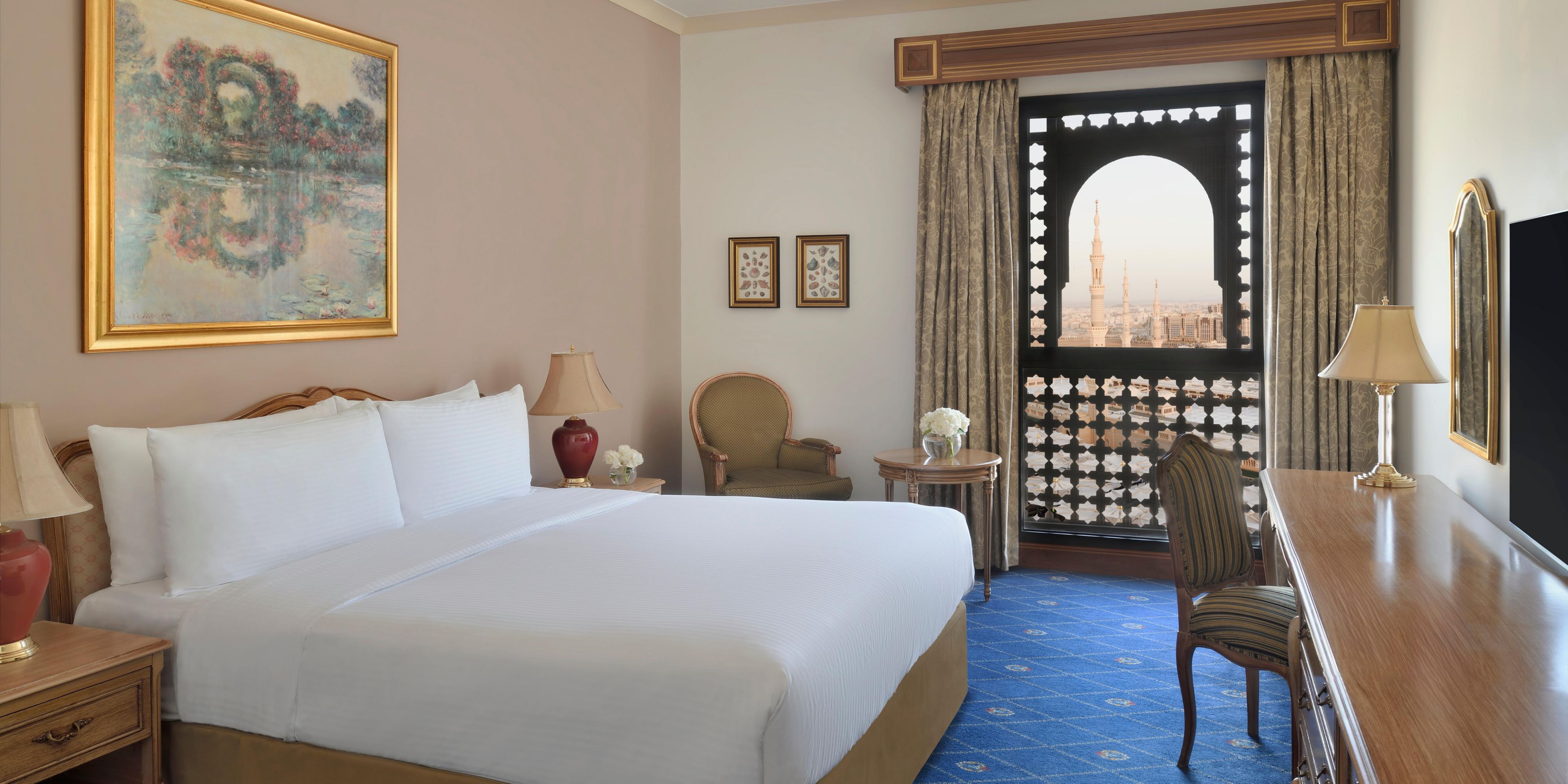 Enjoy our Presidential suite's opulence and Haram Nabawi views