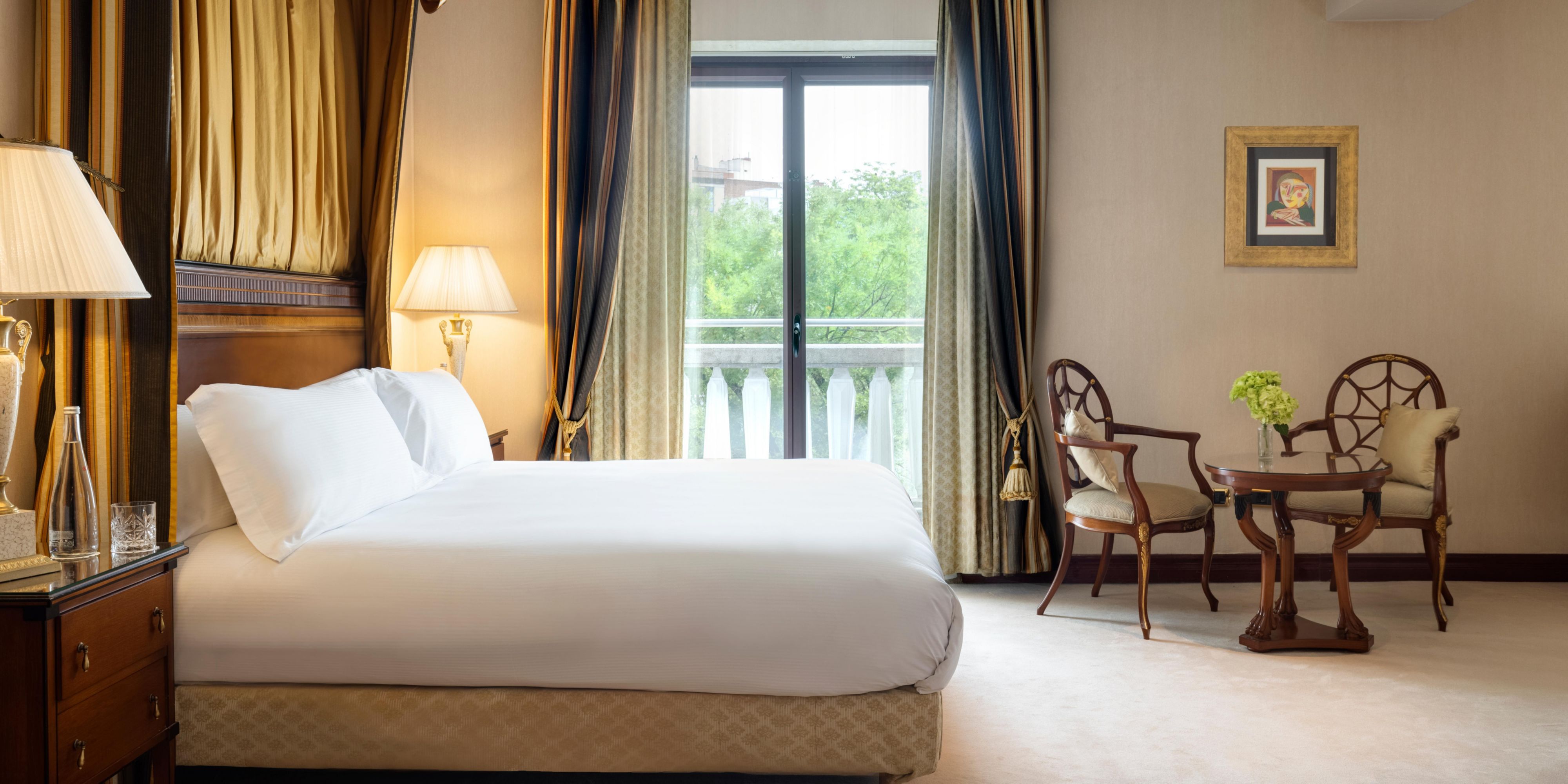 Master bedroom overlooking Paseo de la Castellana