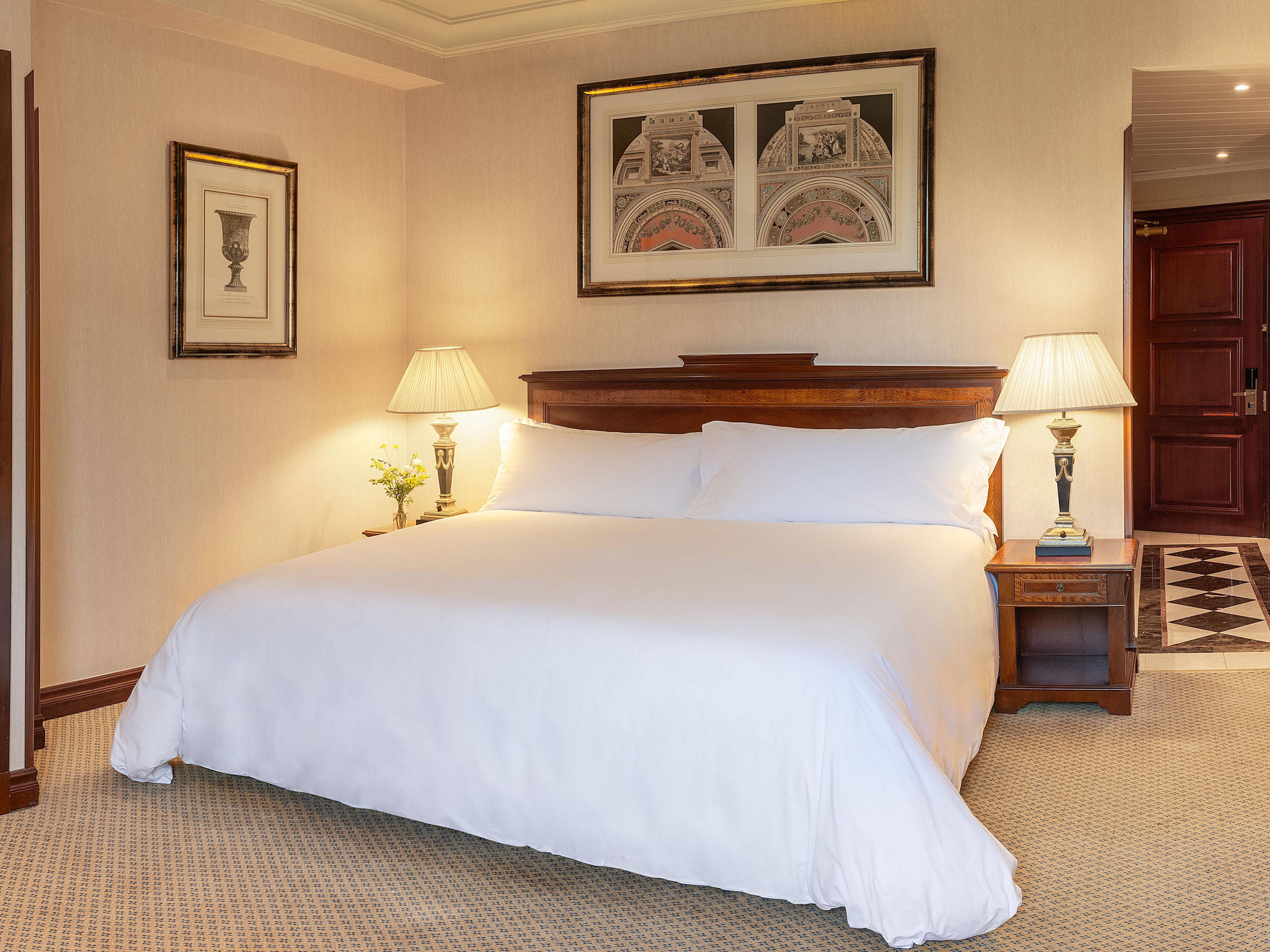 Elegant premium room. Access to Club Lounge in the heart of Madrid