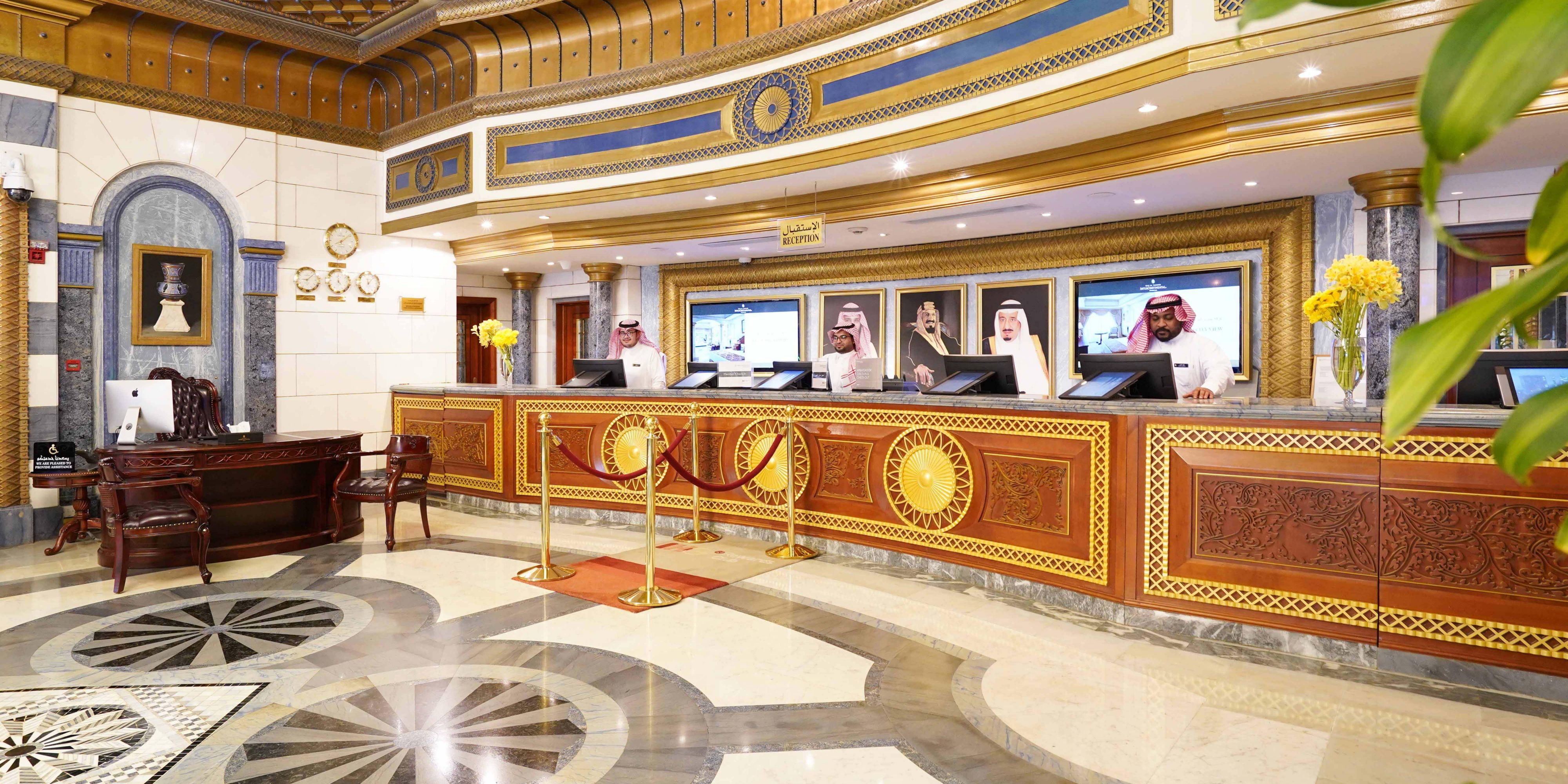 يسعى أعضاء فريقنا لمواصلة تقديم خدمة فاخرة لا مثيل لها لتلبية إحتياجات عملائنا الكرام بشكل آمن خلال هذا الوقت وخدمة فاخرة يقدمها فريق عمل  بفندق دار التوحيد إنتركونتيننتال مكة .