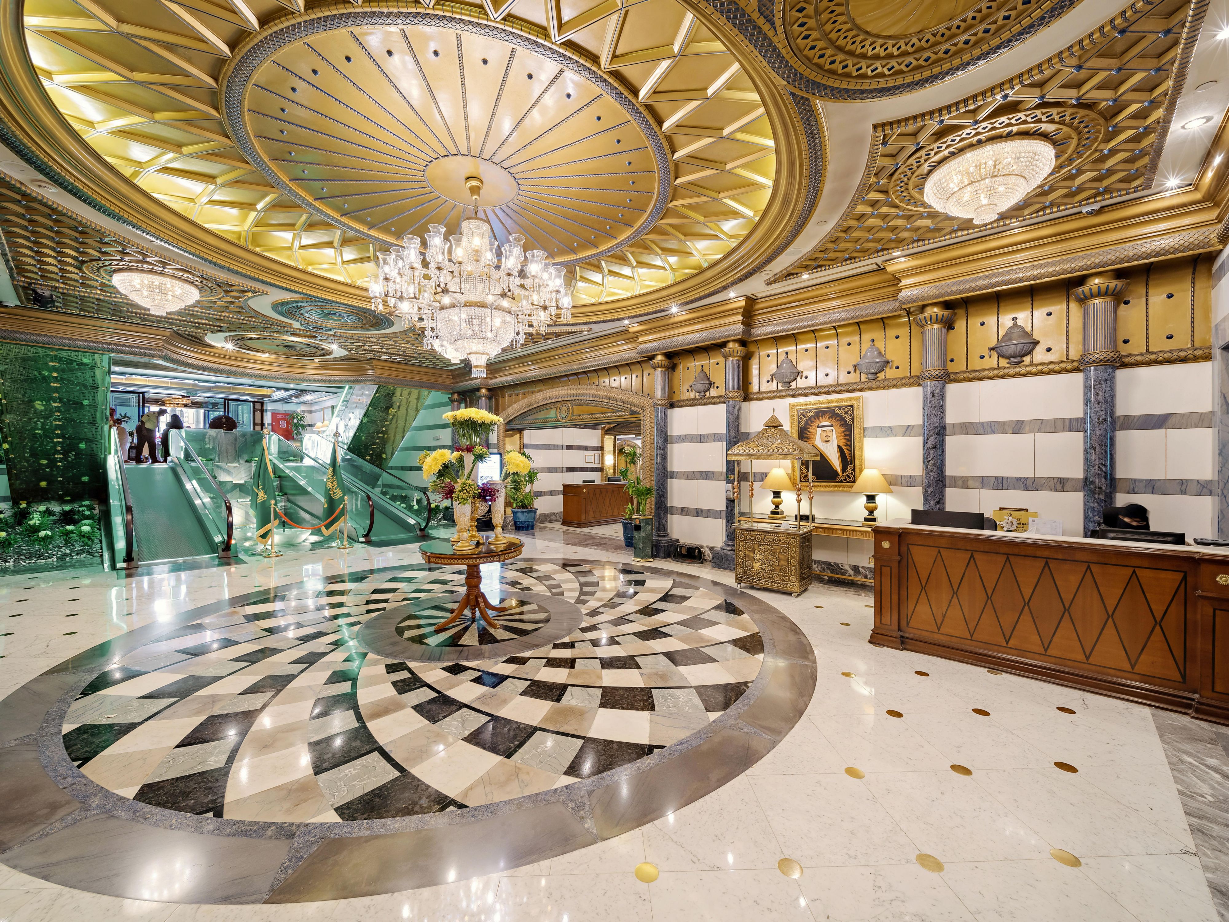 Begin your Makkah journey in our splendid hotel lobby
