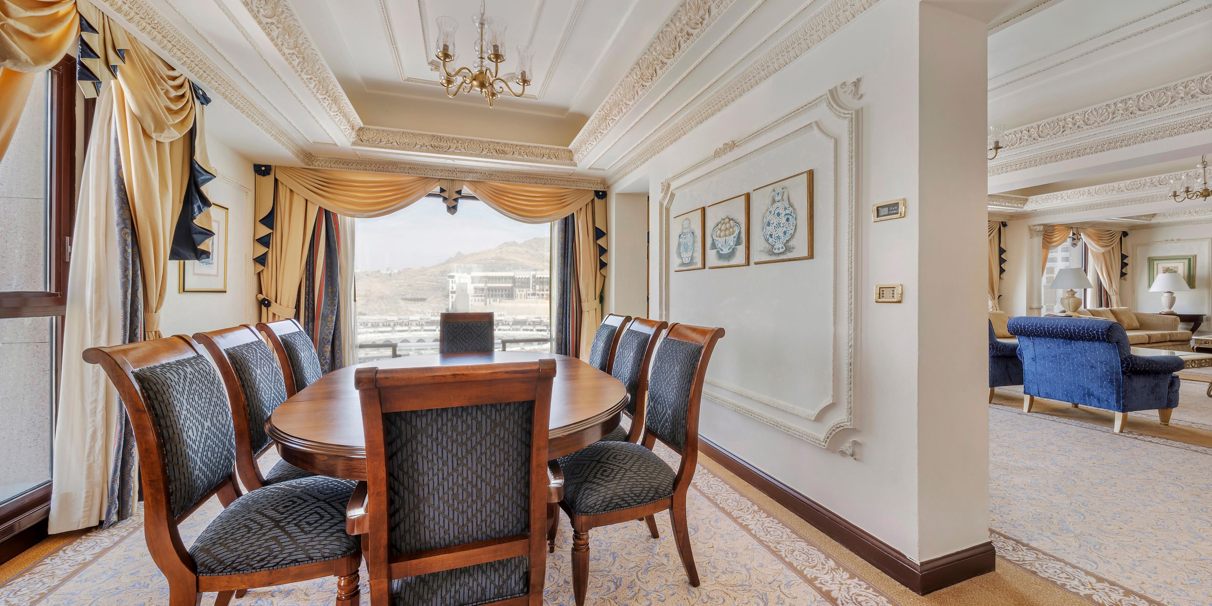 Gather for sumptuous meals in the Presidential Suite’s dining area