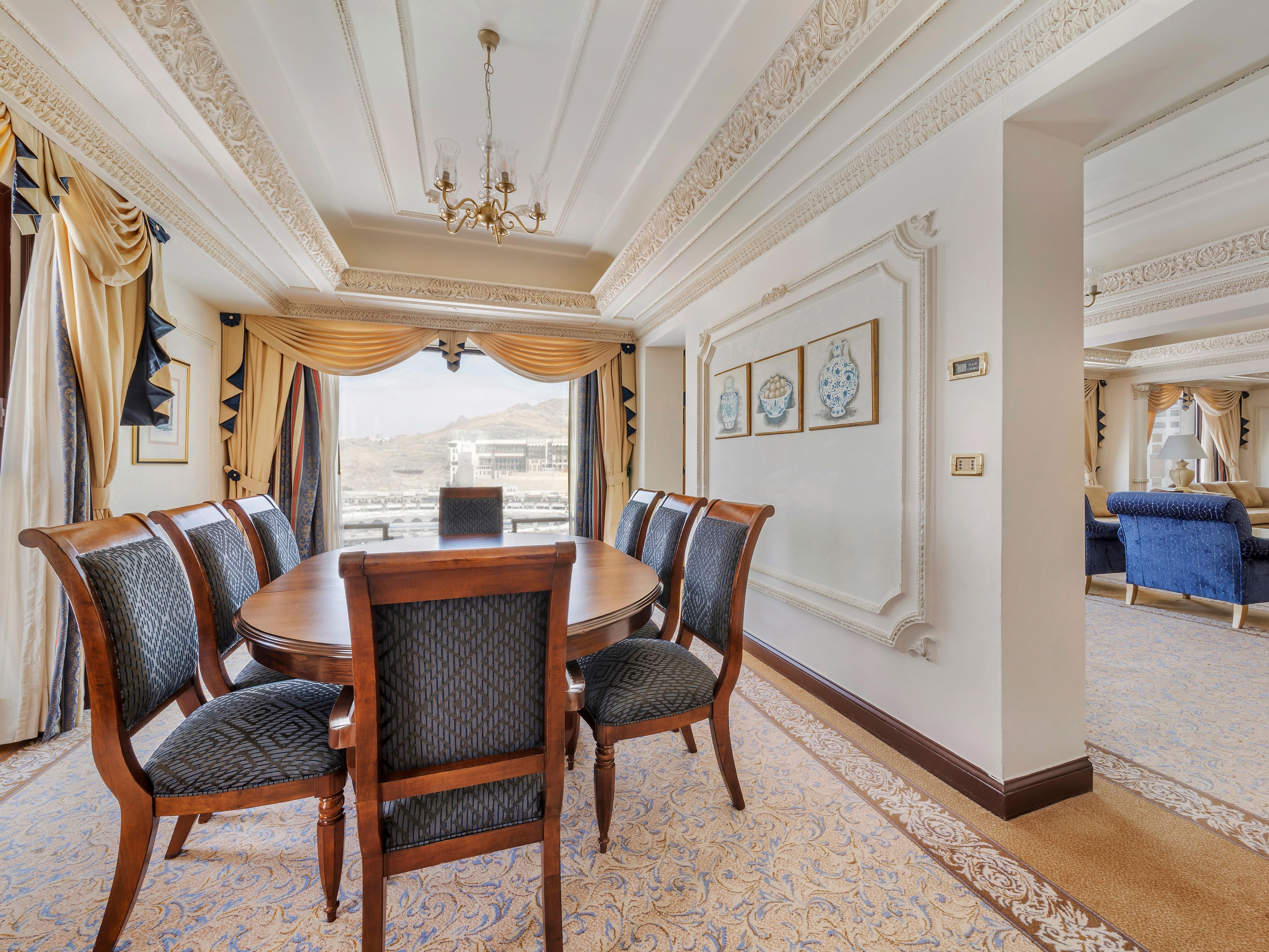 Gather for sumptuous meals in the Presidential Suite’s dining area