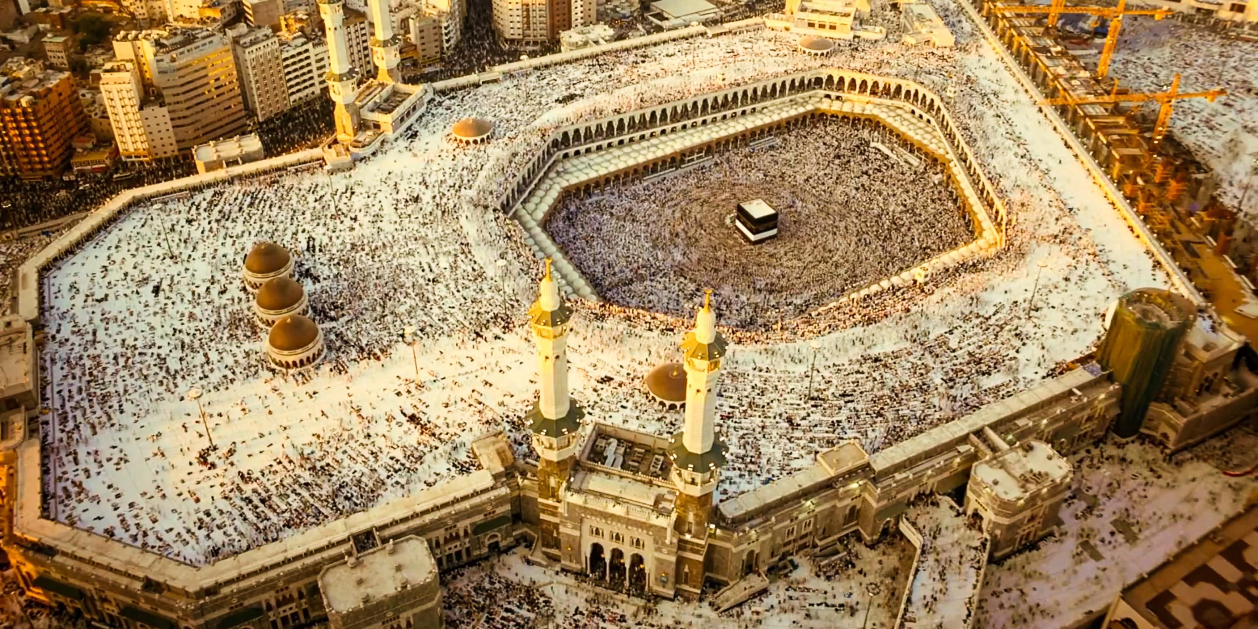 Stay mere steps away from King Fahad Gate and the Holy Kaaba