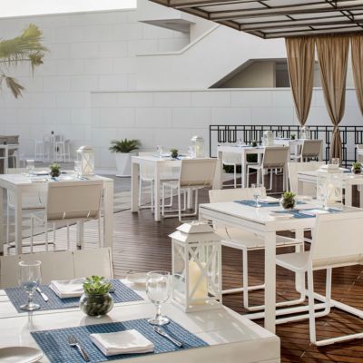 Casual dining at our outdoor terrace