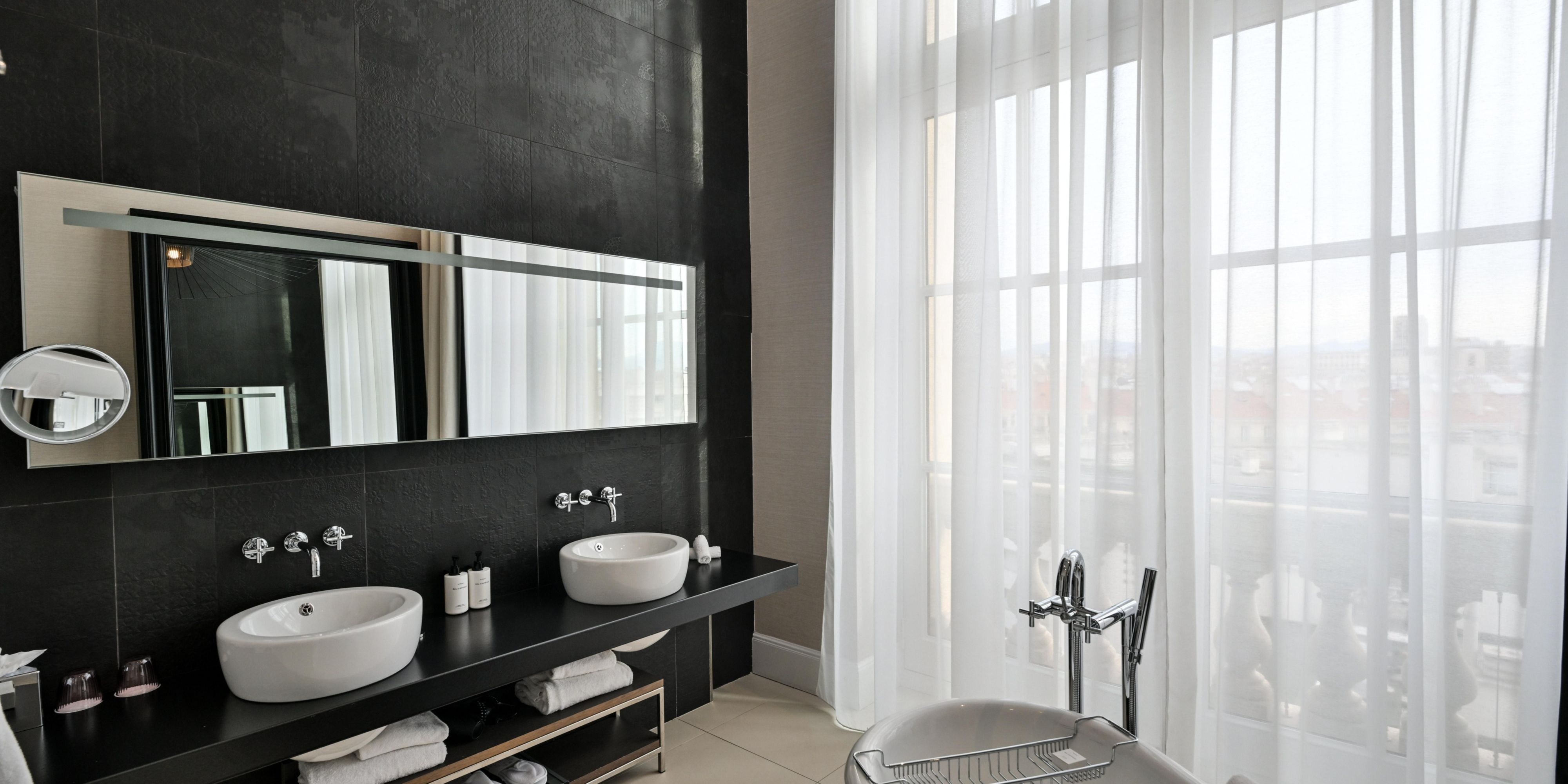 Prestige Suite bathroom