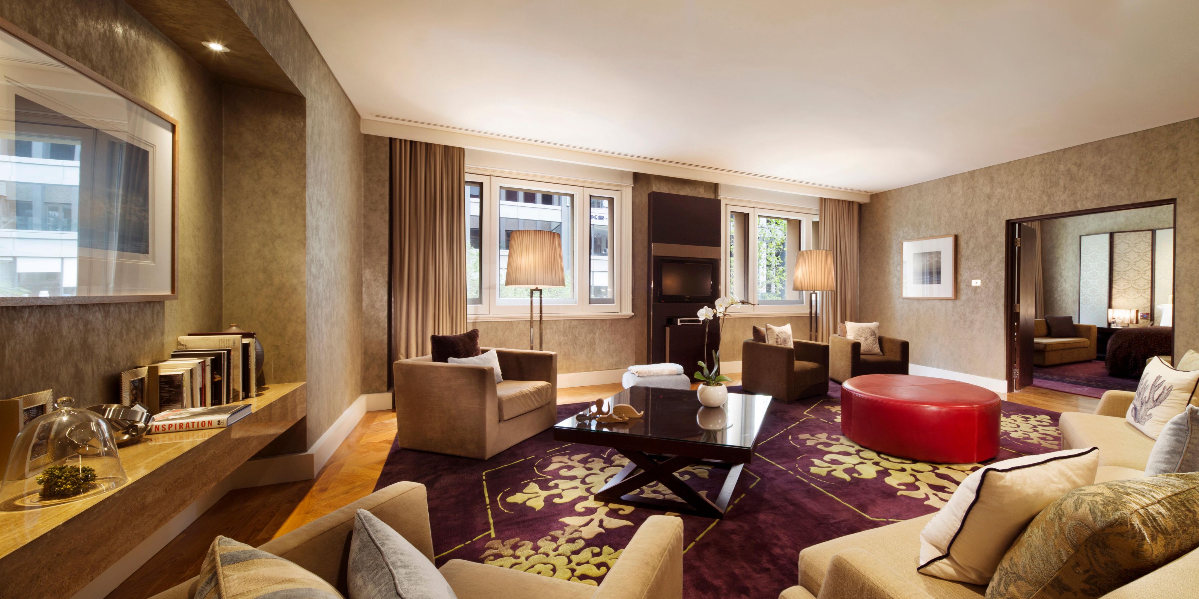 Iconic Suite Lounge Room