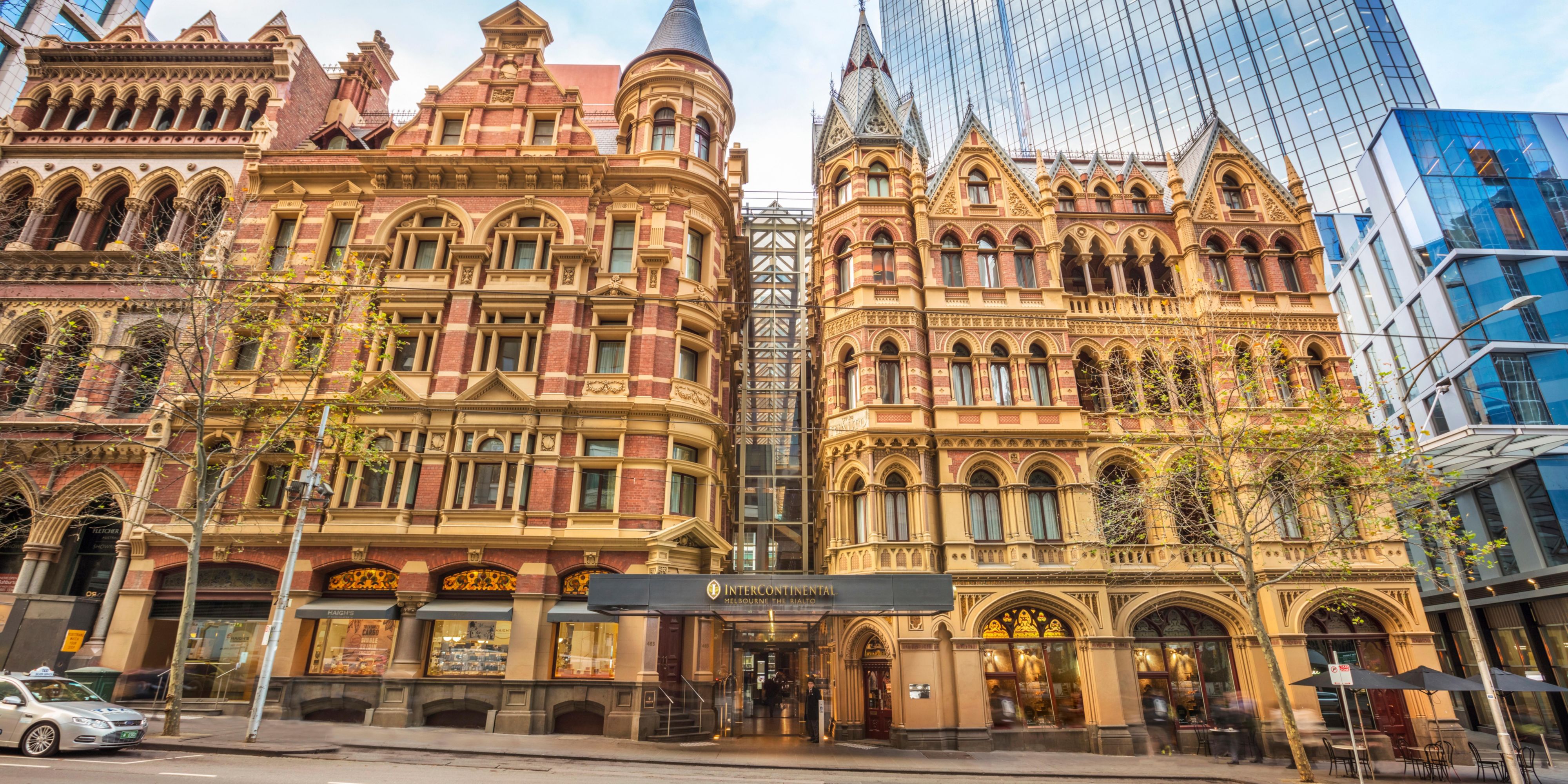 Considered one of the finest ‘boom style’ buildings in Melbourne, the stunning Rialto was built in 1891, and completed during the Gold Rush. The iconic landmark was designed in the neo-Gothic style by celebrated architect William Pitt.