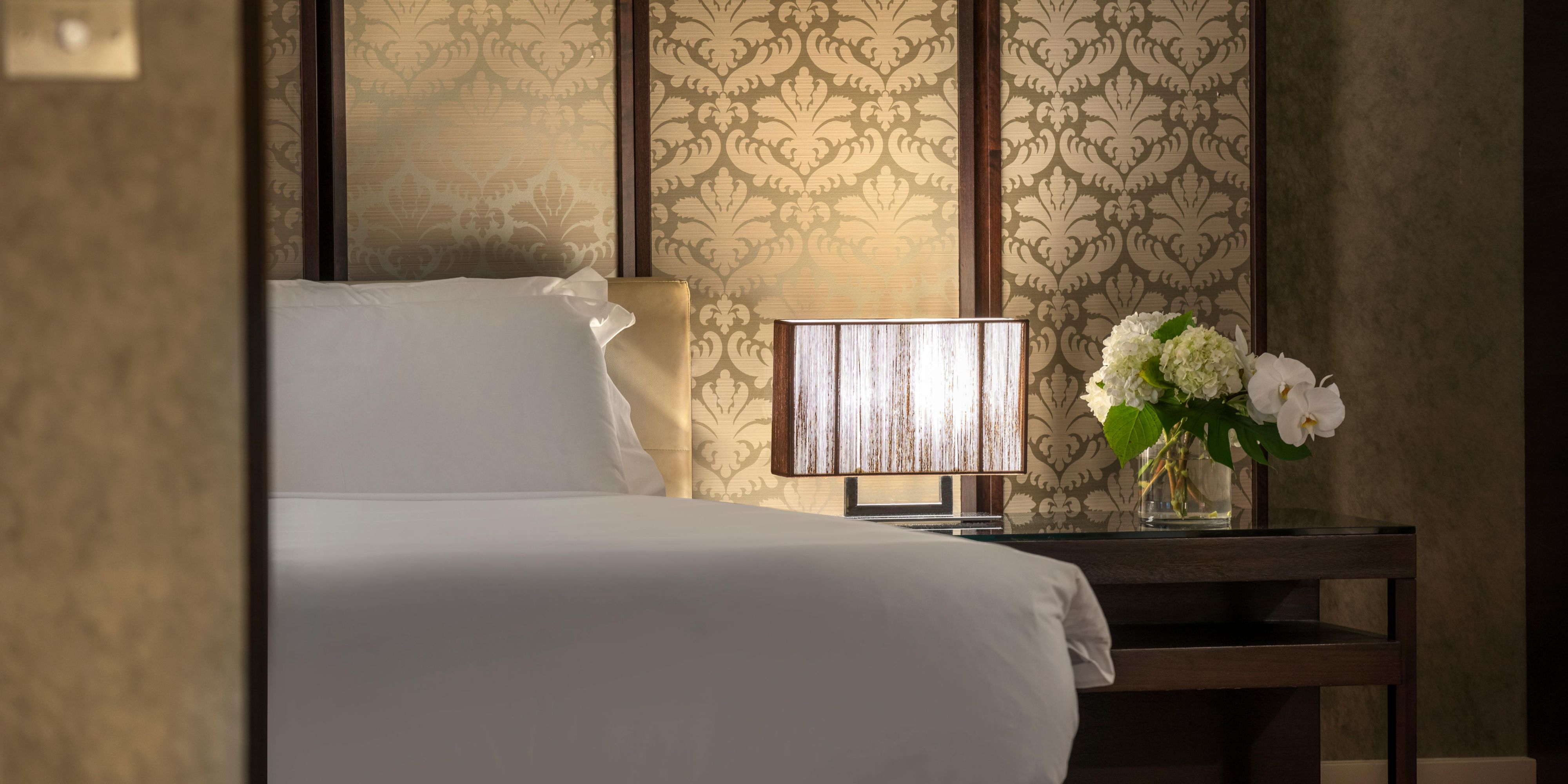 1 King Bed Iconic Suite Feature 
