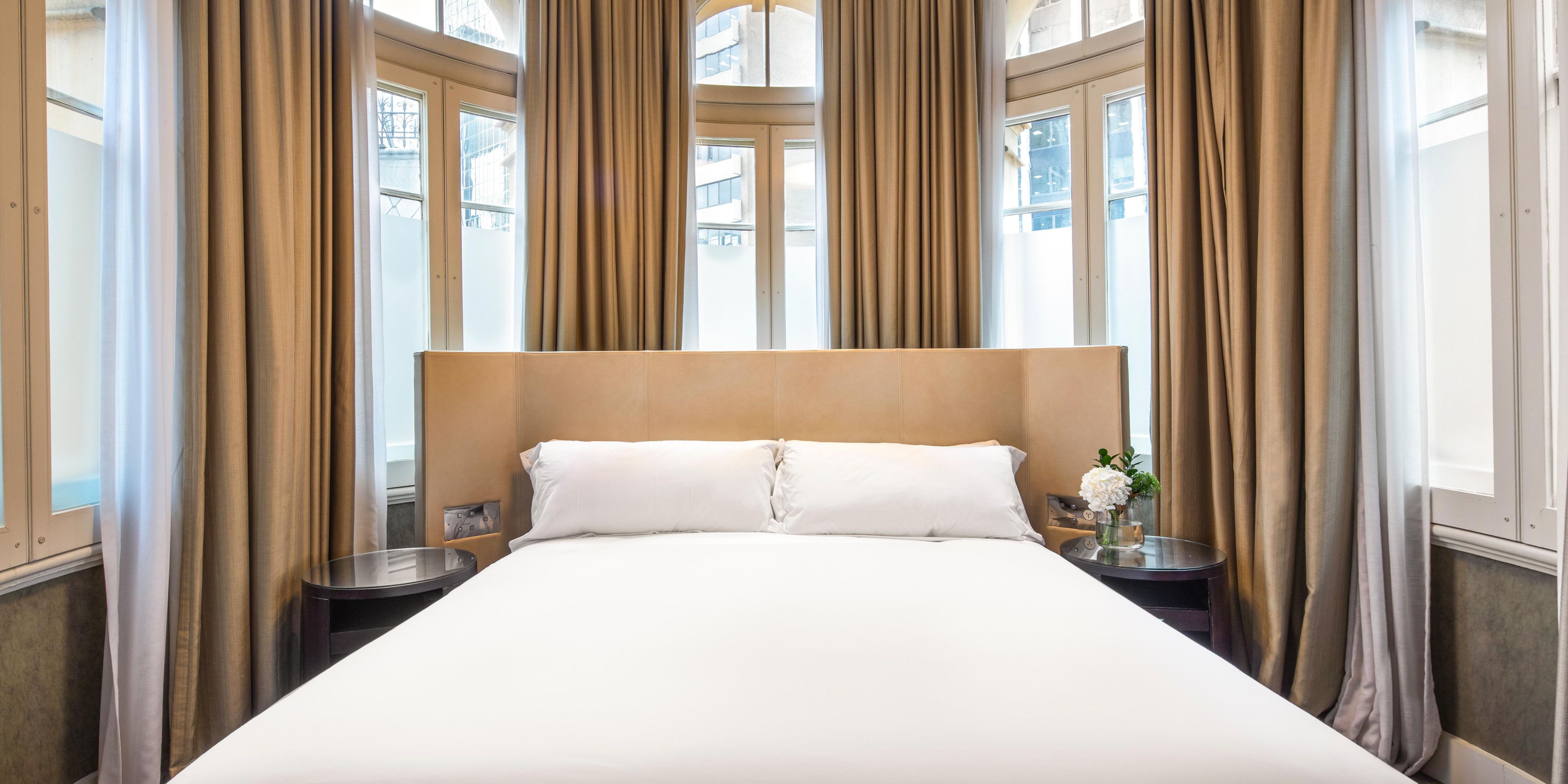 1 King Bed 1 Bedroom Signature Suite 